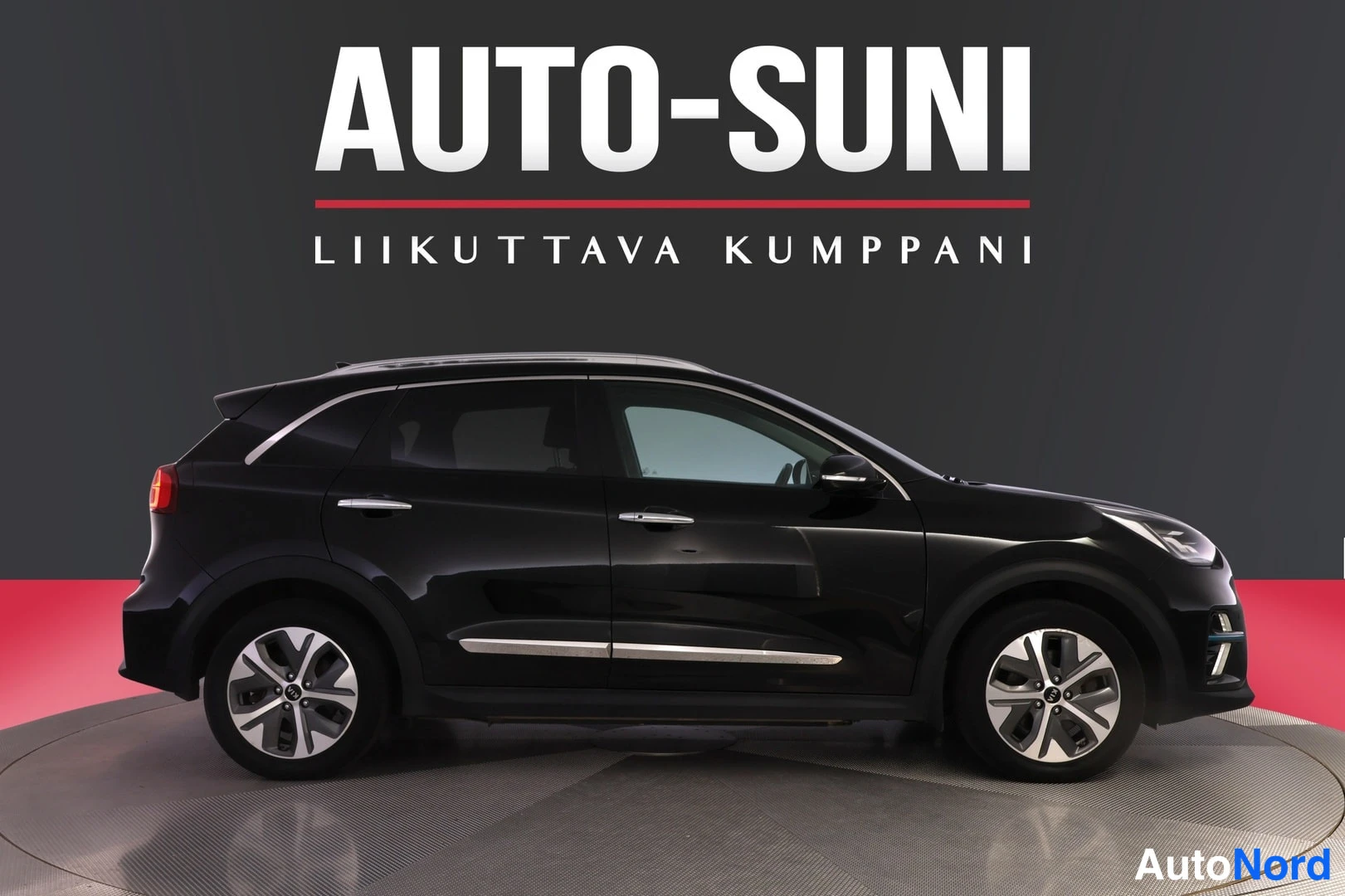 Musta Kia Niro 2022, sivulta, kuva 3