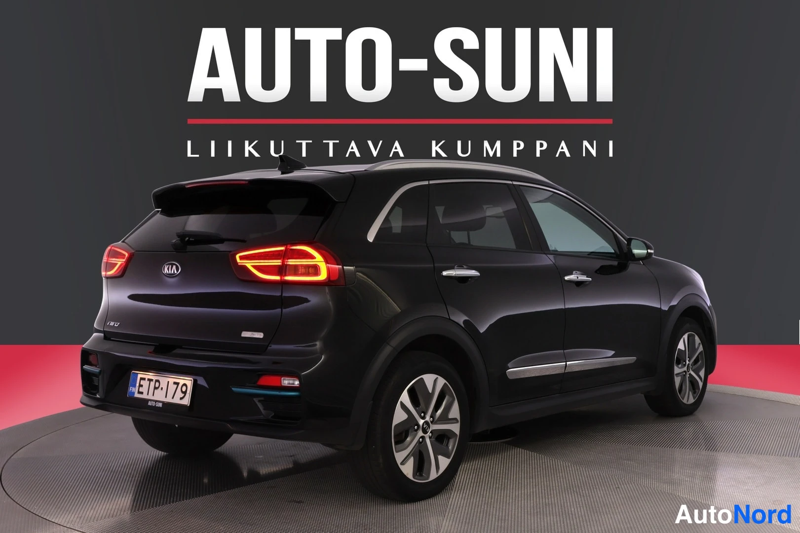 Musta Kia Niro 2022, takaviisto, kuva 5