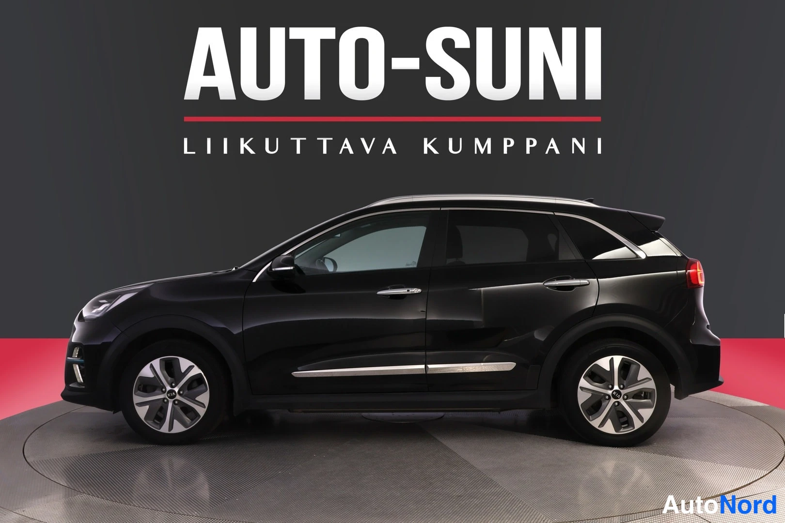 Musta Kia Niro 2022, sivulta, kuva 4