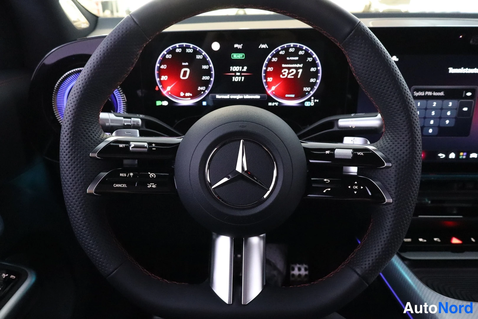 Musta Mercedes-Benz GLB 2026, ohjaamo, kuva 7