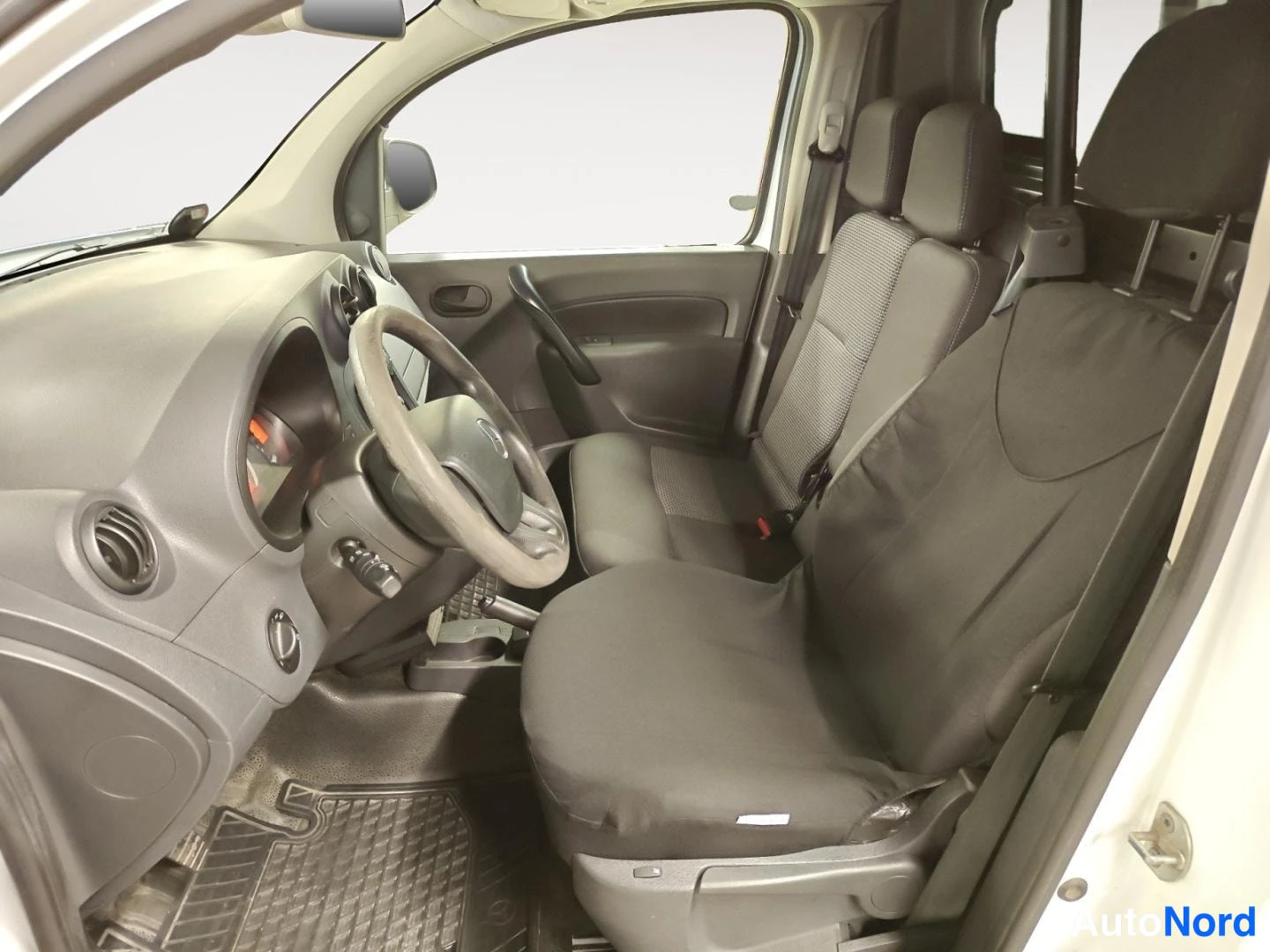 White Mercedes-Benz Citan 2019, front seats, photo 13