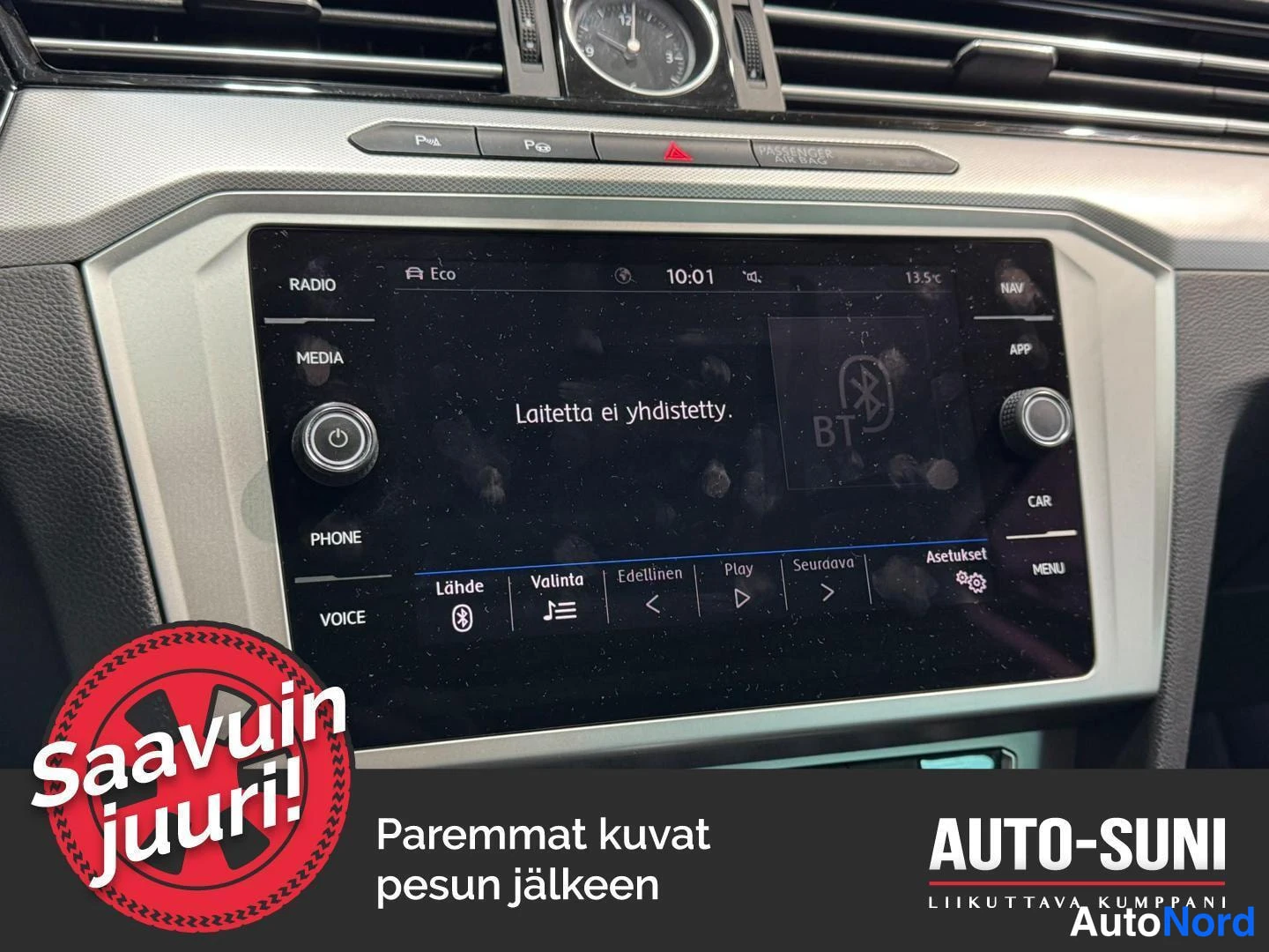 Musta Volkswagen Passat 2018, ohjaamo, kuva 10