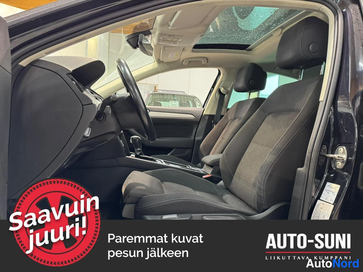 Musta Volkswagen Passat 2018, ohjaamo, kuva 5