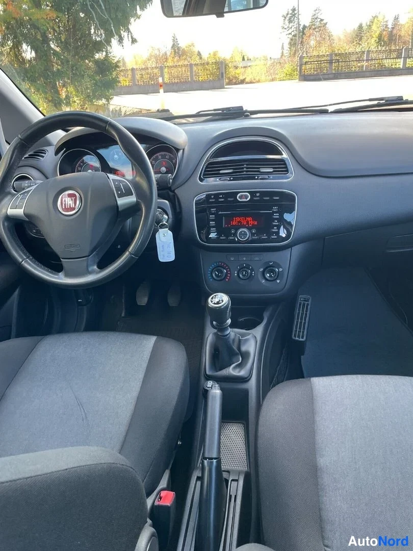 Ruskea Fiat Punto 2013, ohjaamo, kuva 5