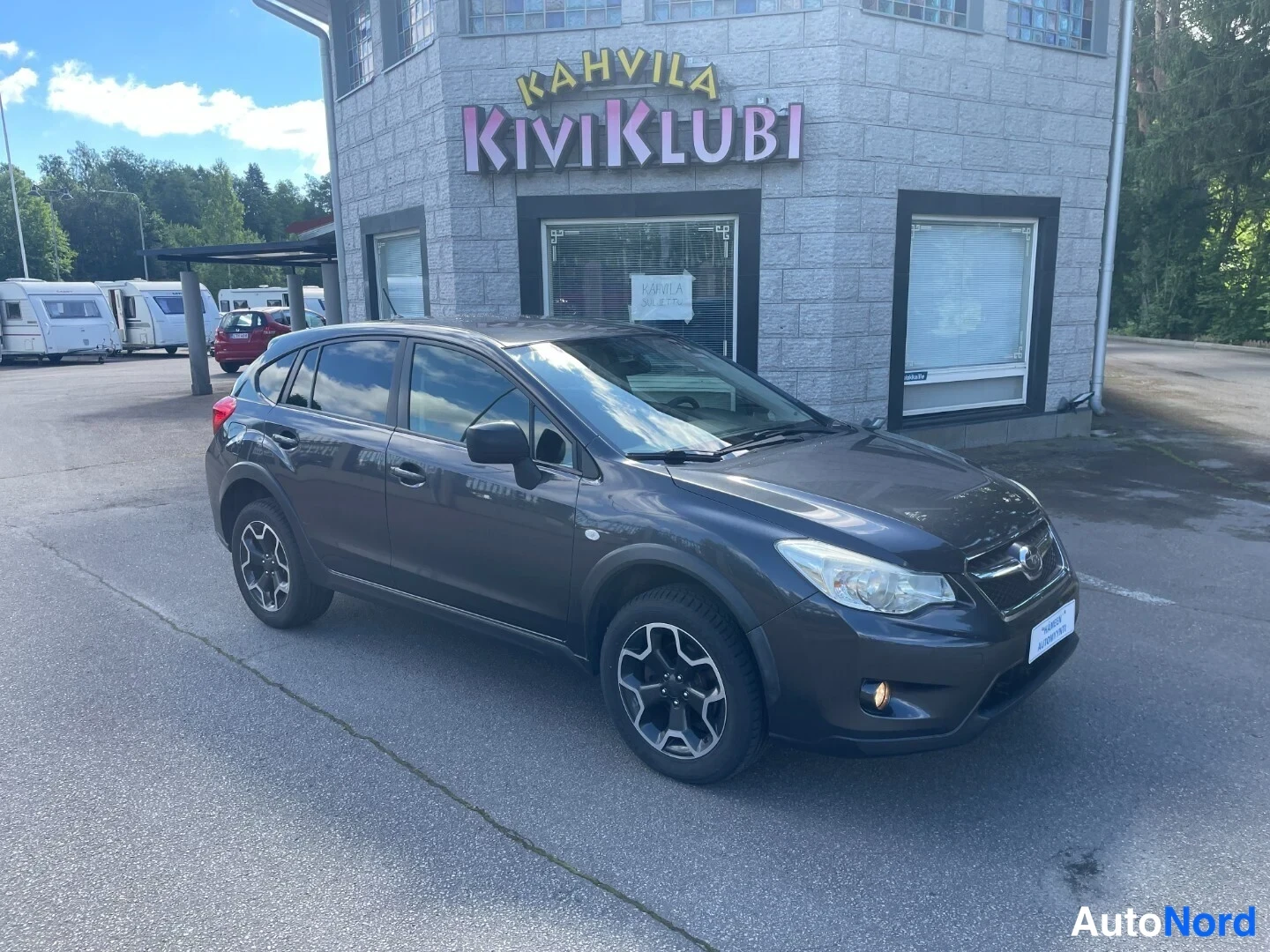 Harmaa Subaru XV 2012, etuviisto, keula oikealle, kuva 2