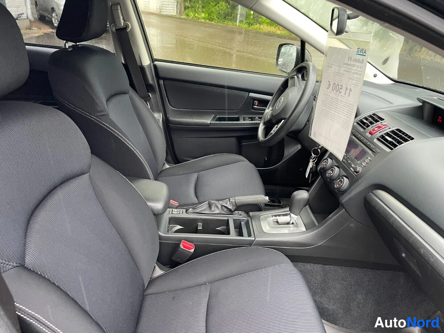 Harmaa Subaru XV 2012, etuistuimet, kuva 6