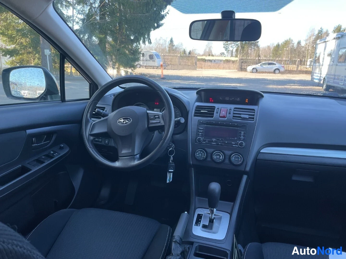 Harmaa Subaru XV 2012, ohjaamo, kuva 5