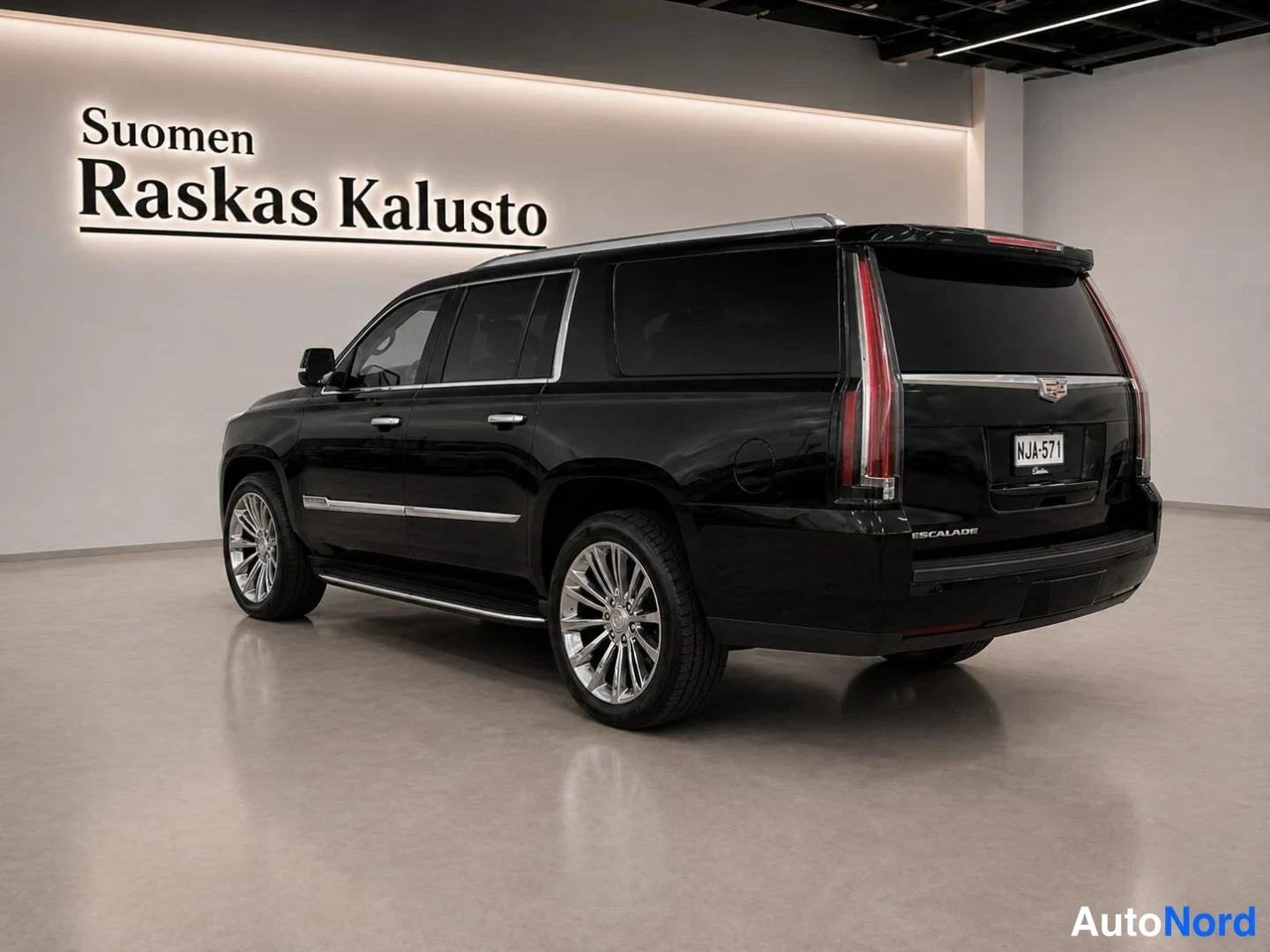 Musta Cadillac Escalade 2016, takaviisto, kuva 7