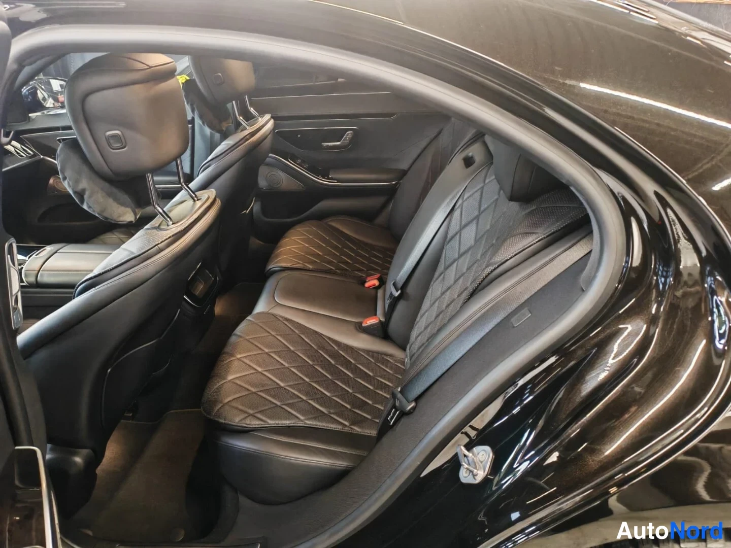 Musta Mercedes-Benz S 400 d 4MATIC 2021, takaistuimet, kuva 13