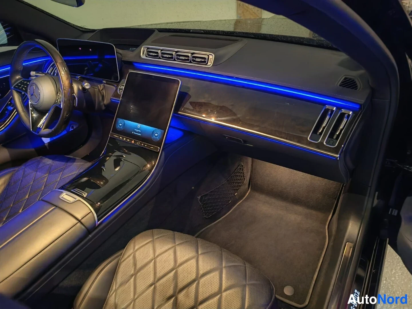 Musta Mercedes-Benz S 400 d 4MATIC 2021, ohjaamo, kuva 10