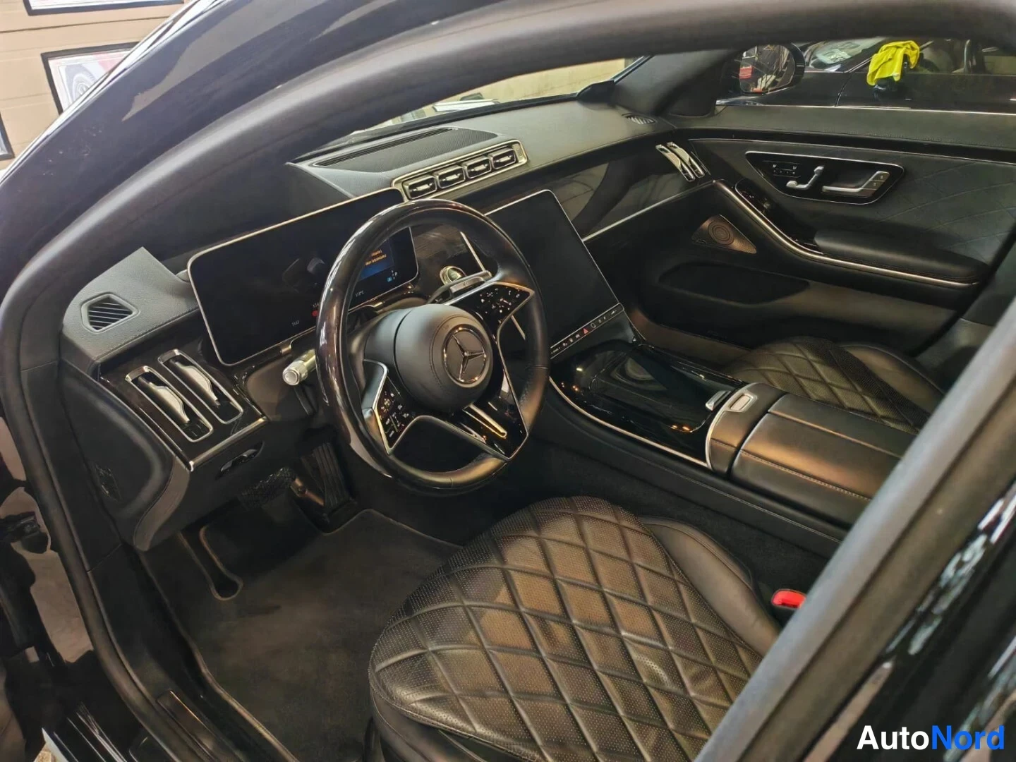 Musta Mercedes-Benz S 400 d 4MATIC 2021, ohjaamo, kuva 11