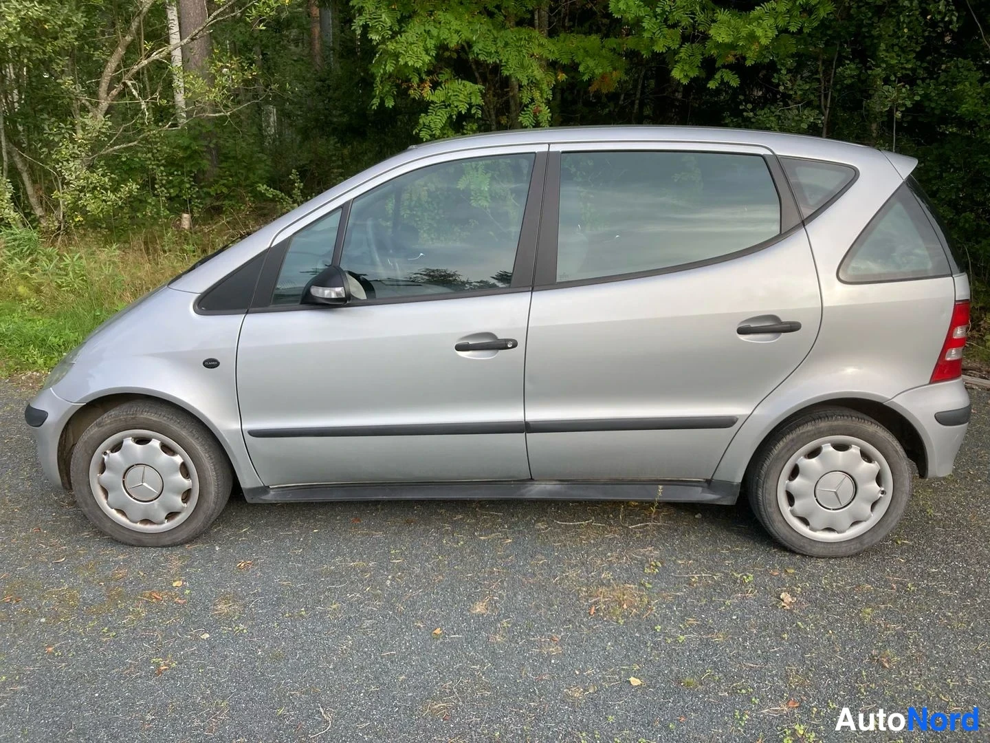 Hopea Mercedes-Benz A  Farmari 2004, sivulta, kuva 4