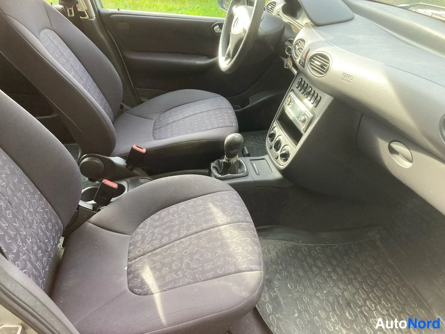 Hopea Mercedes-Benz A  Farmari 2004, etuistuimet, kuva 9