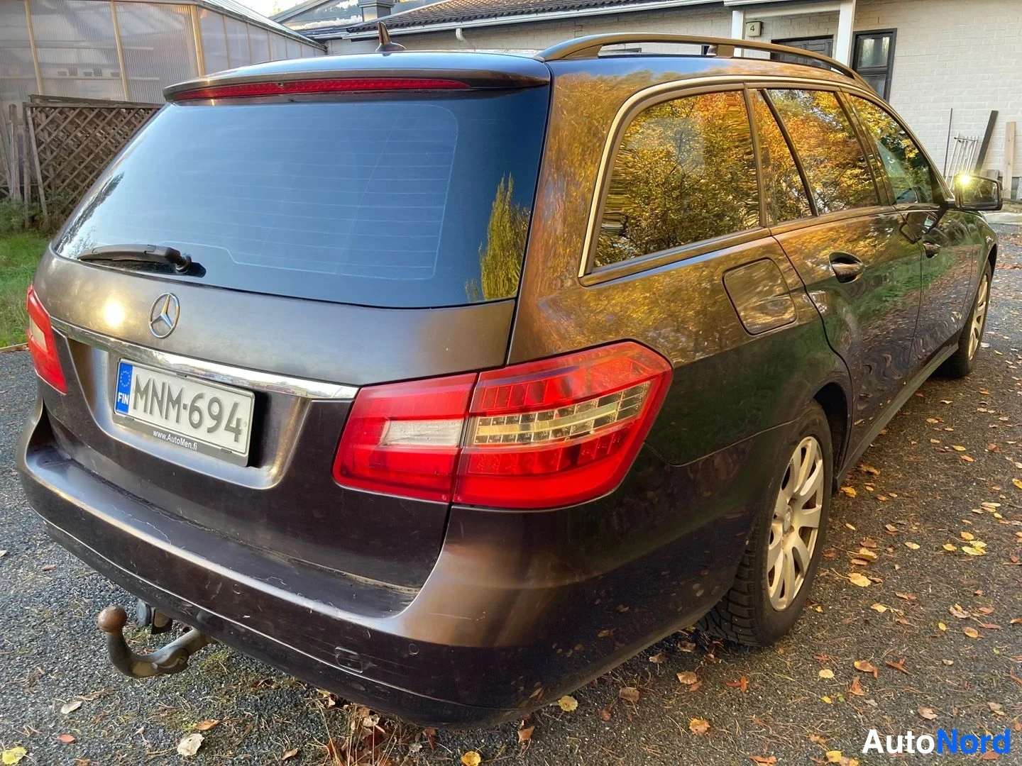 Violetti Mercedes-Benz E 220 CDI 2010, takaviisto, kuva 5