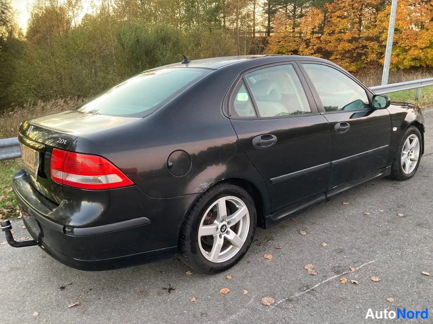 Musta Saab 9-3 2005, takaviisto, kuva 8