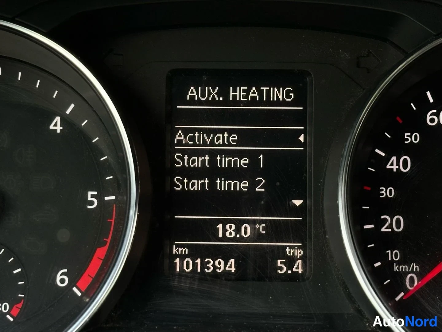 Harmaa Volkswagen Jetta 2017, yksityiskohta, kuva 18
