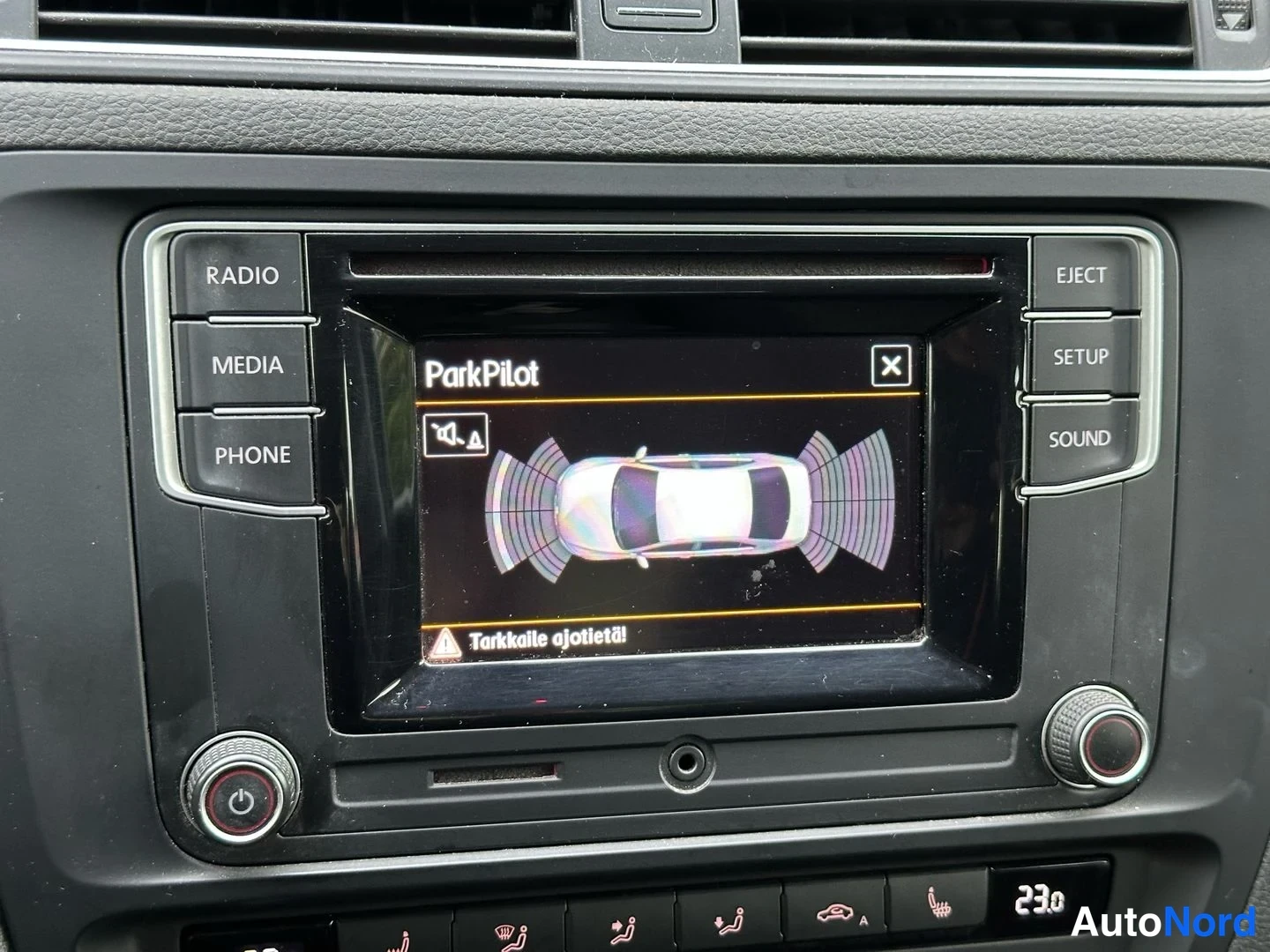 Harmaa Volkswagen Jetta 2017, yksityiskohta, kuva 20