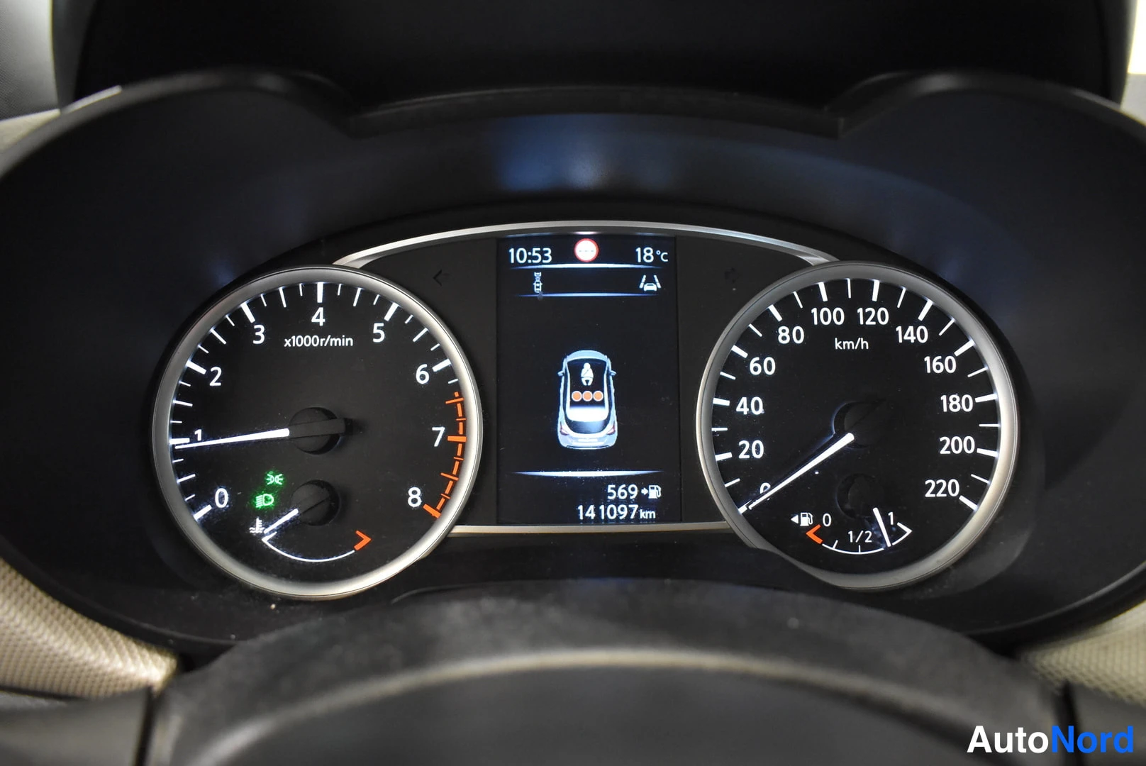 Valkoinen Nissan Micra 2018, yksityiskohta, kuva 11