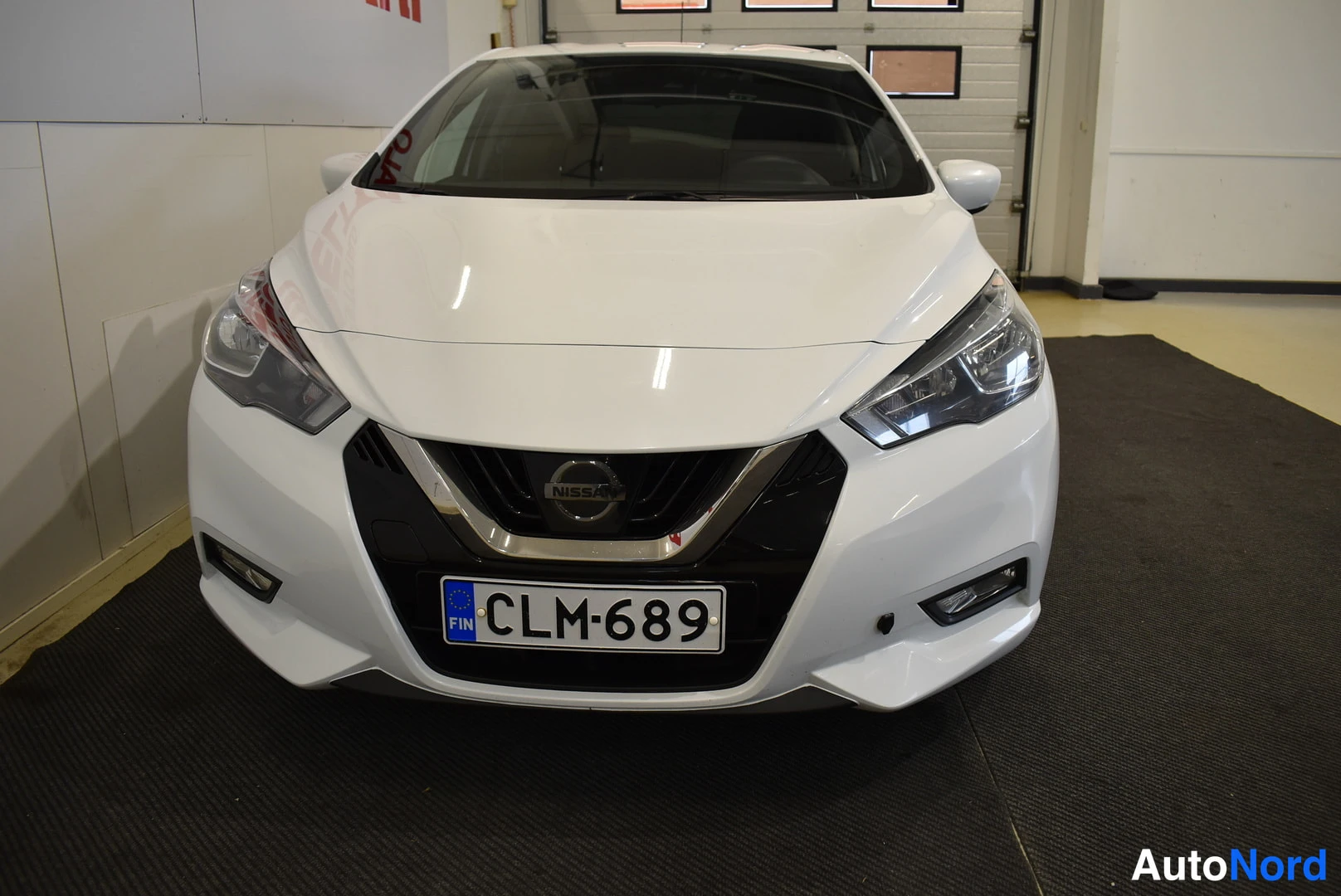 Valkoinen Nissan Micra 2018, edestä, kuva 3