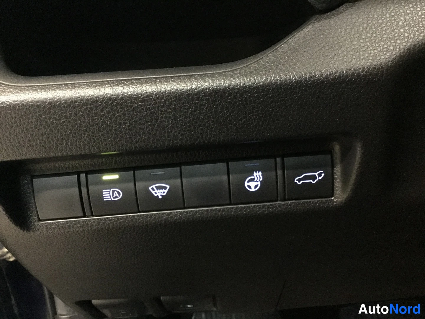 Sininen Toyota RAV4 2020, yksityiskohta, kuva 16