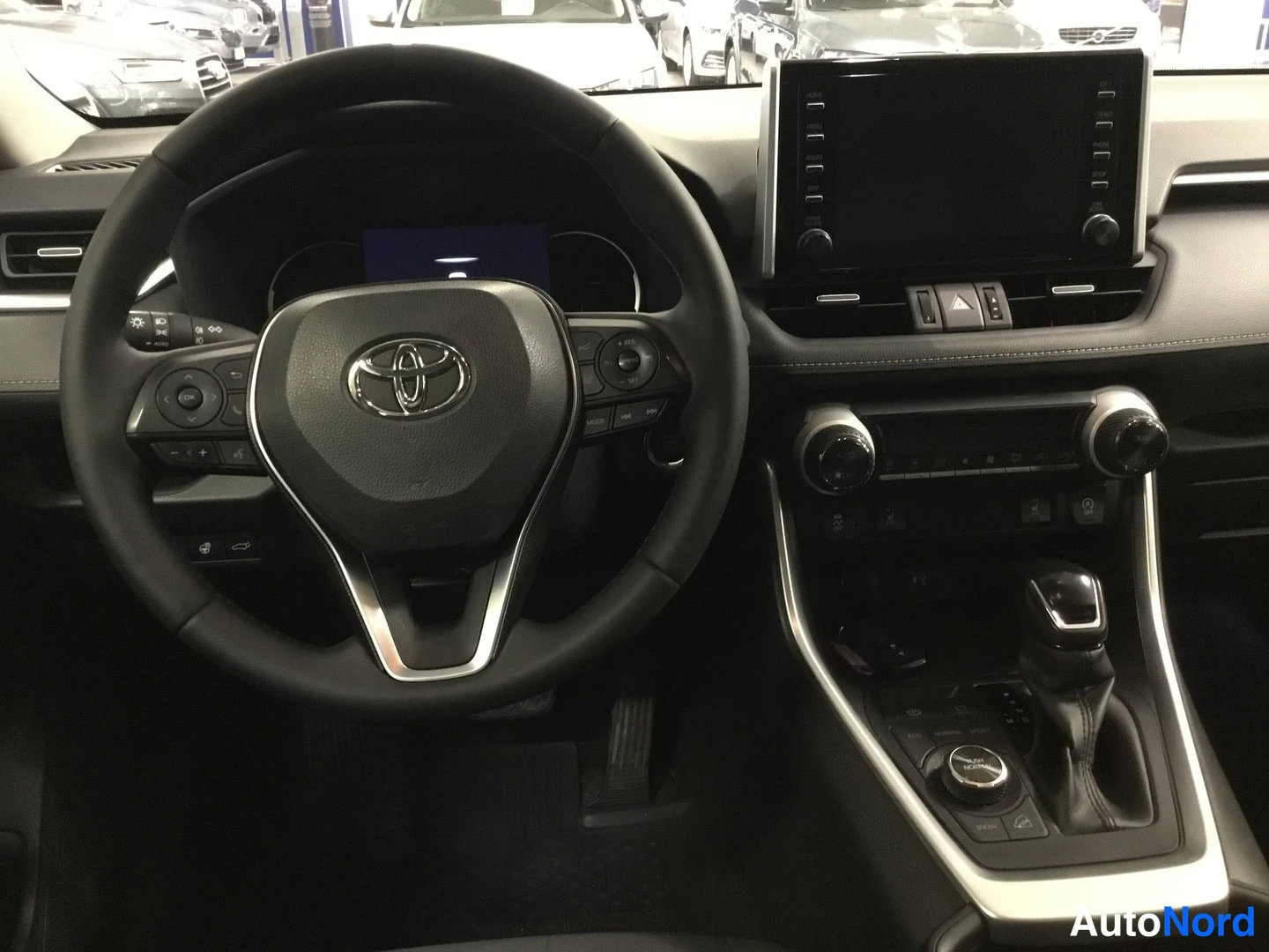 Sininen Toyota RAV4 2020, ohjaamo, kuva 7