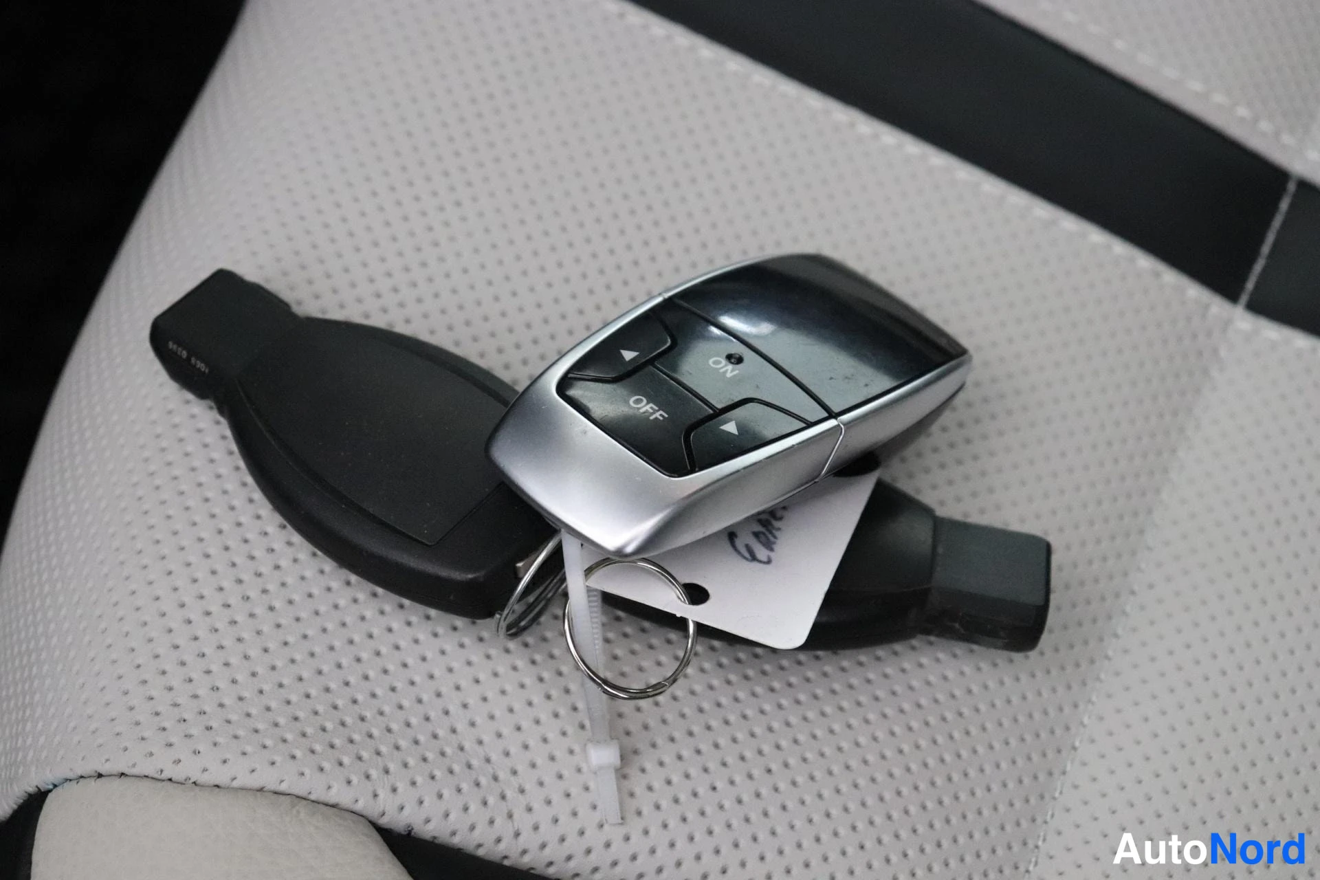 Valkoinen Mercedes-Benz Vito 2021, yksityiskohta, kuva 20