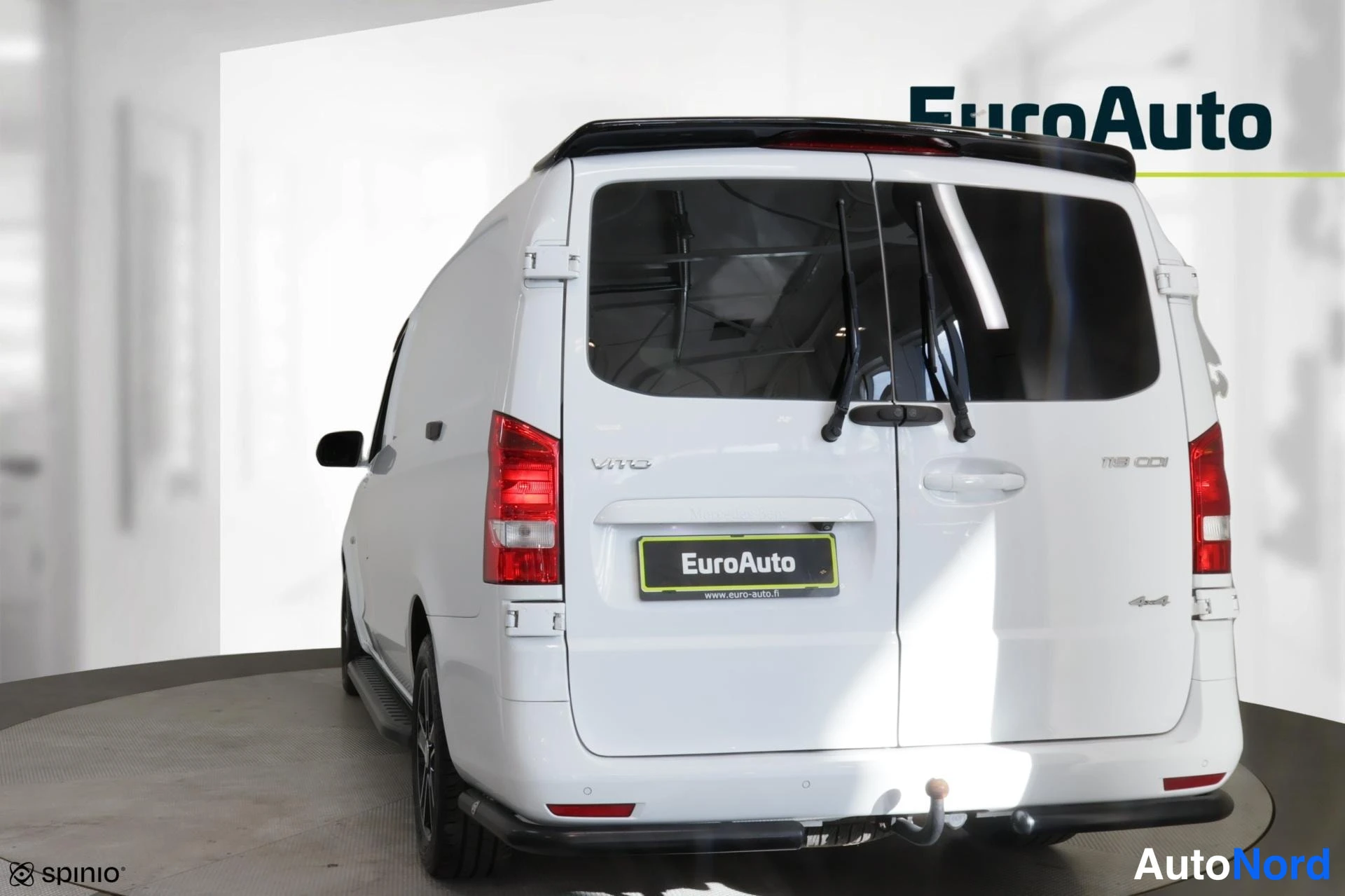 Valkoinen Mercedes-Benz Vito 2021, takaviisto, kuva 5