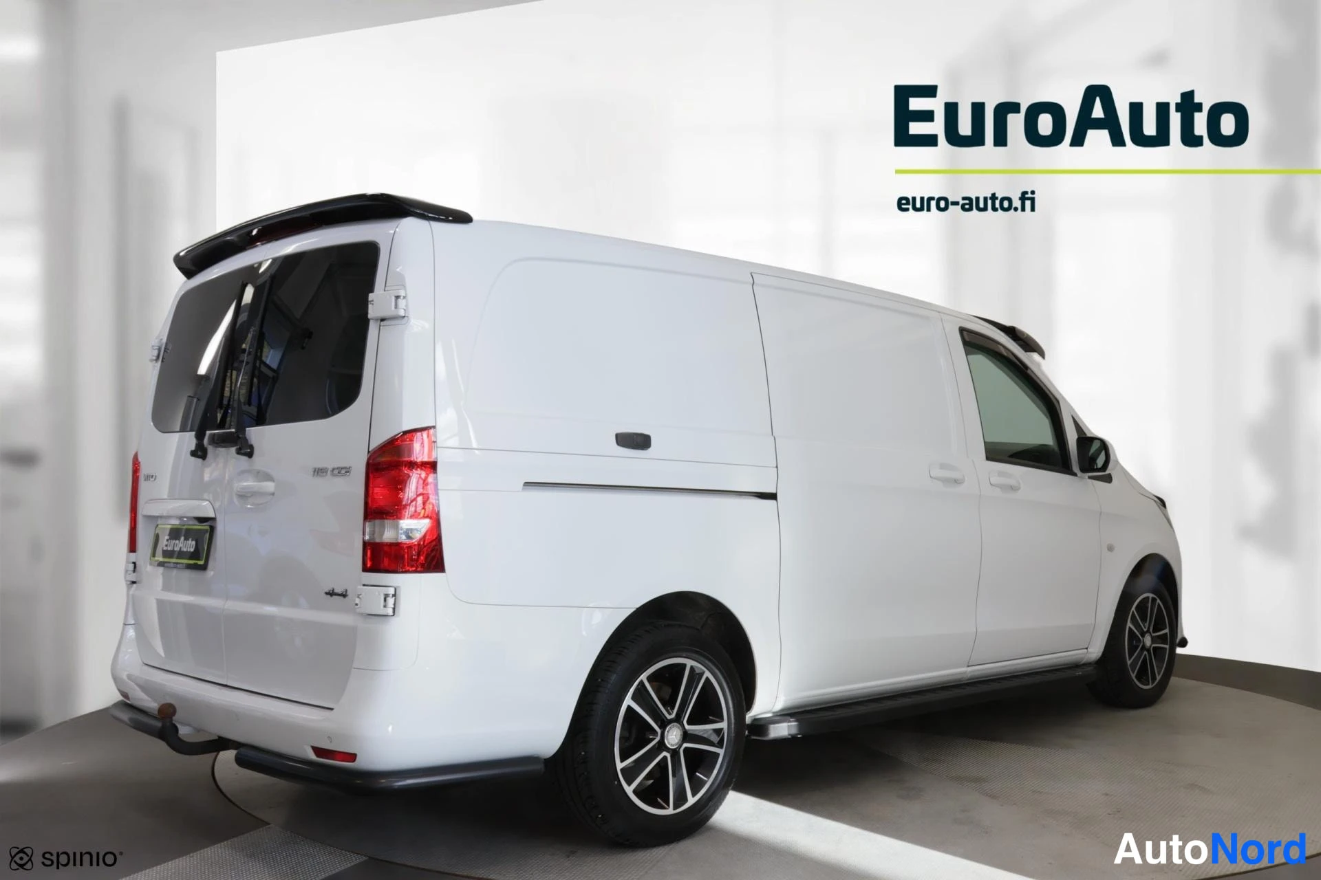 Valkoinen Mercedes-Benz Vito 2021, takaviisto, kuva 6