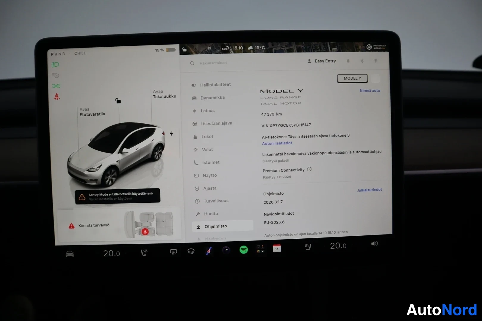 Valkoinen Tesla Model Y 2023, yksityiskohta, kuva 17