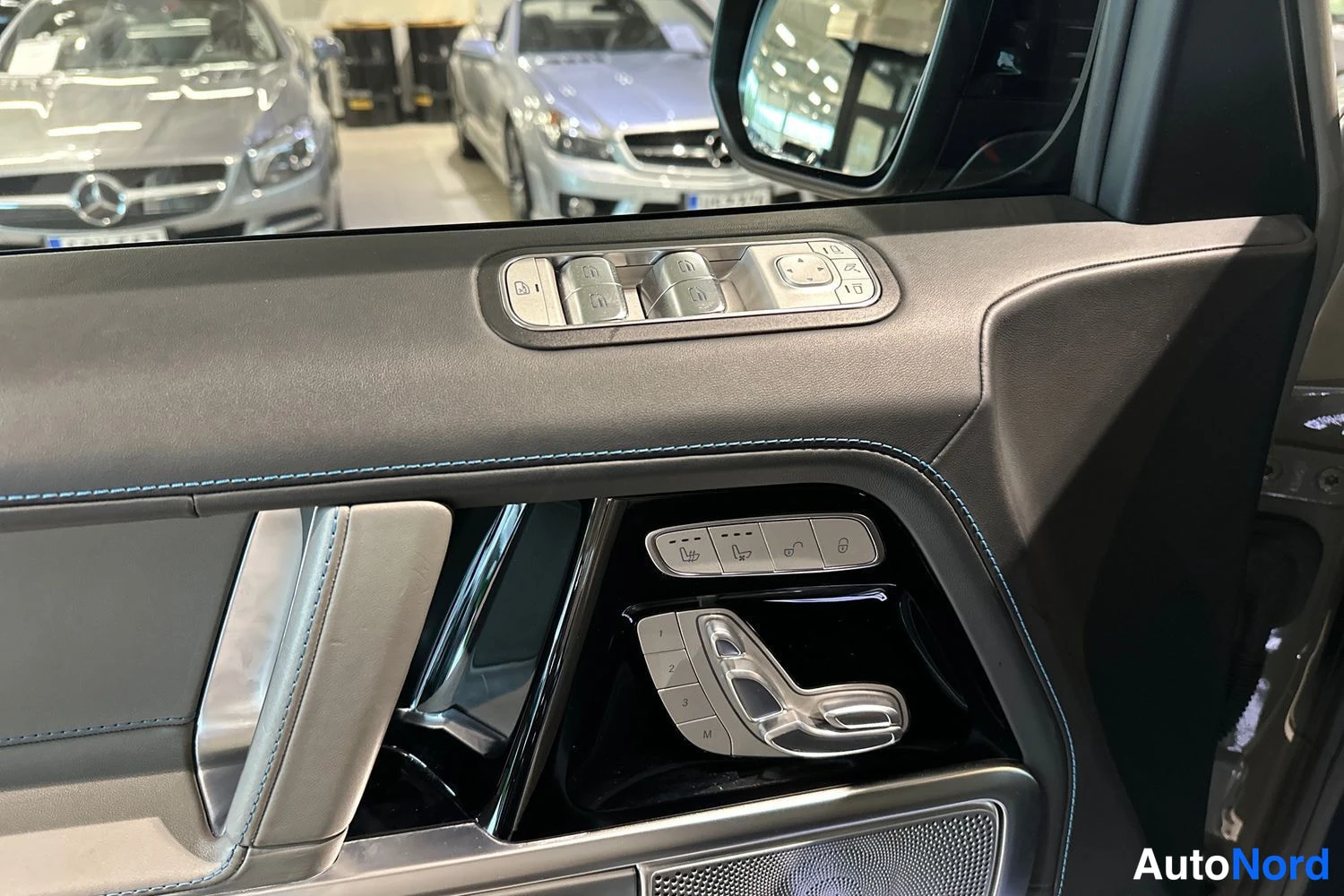 Silver Mercedes-Benz G 580 4MATIC 2025, detail, photo 17