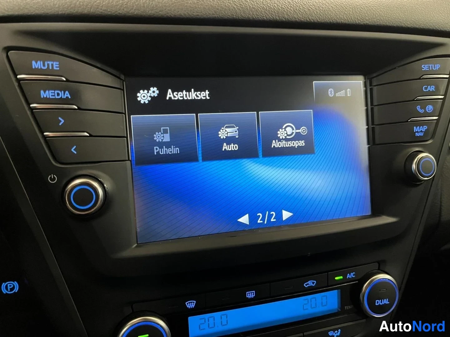 Sininen Toyota Avensis 2017, yksityiskohta, kuva 30