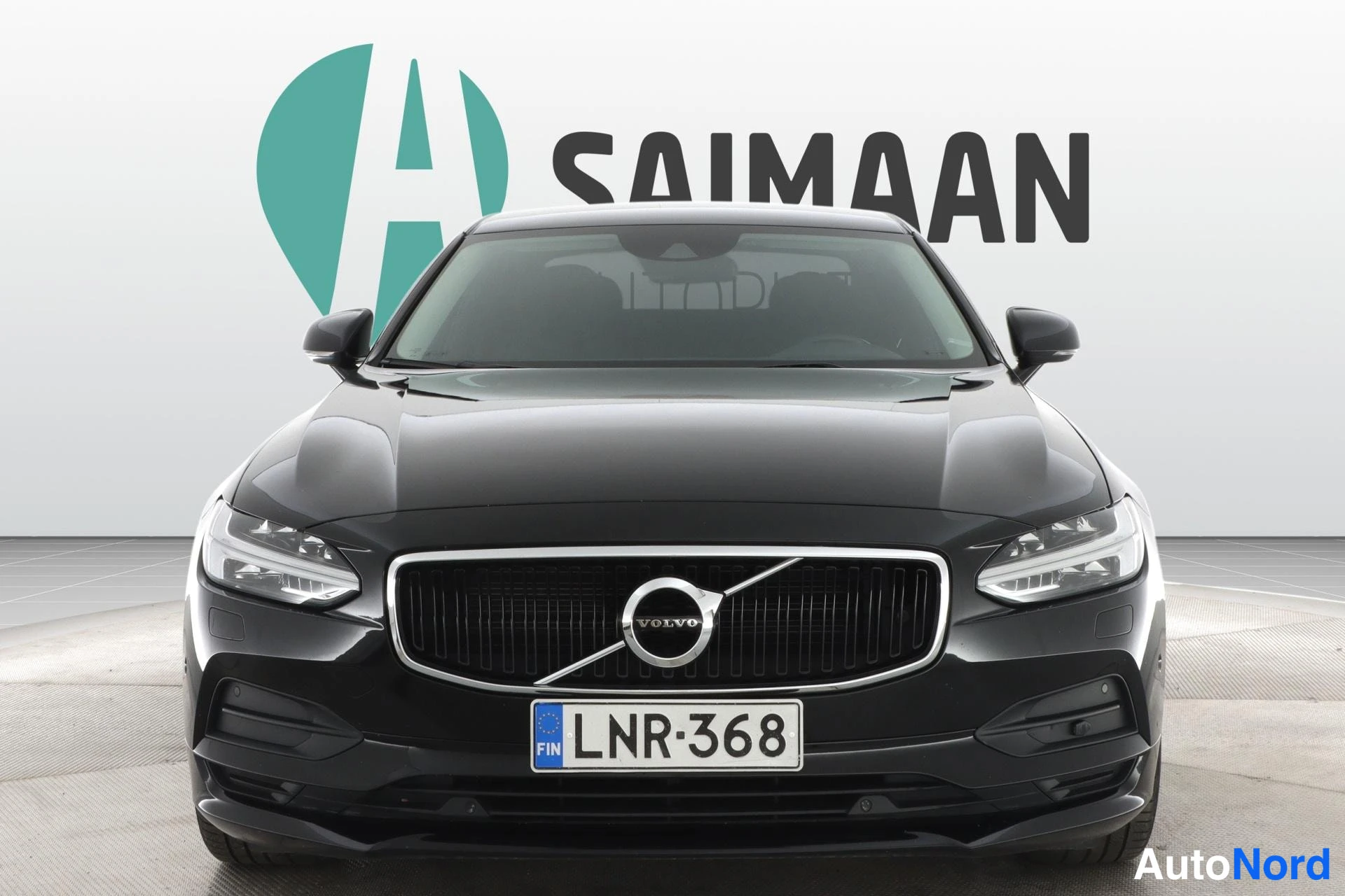 Musta Volvo S90 2017, edestä, kuva 3