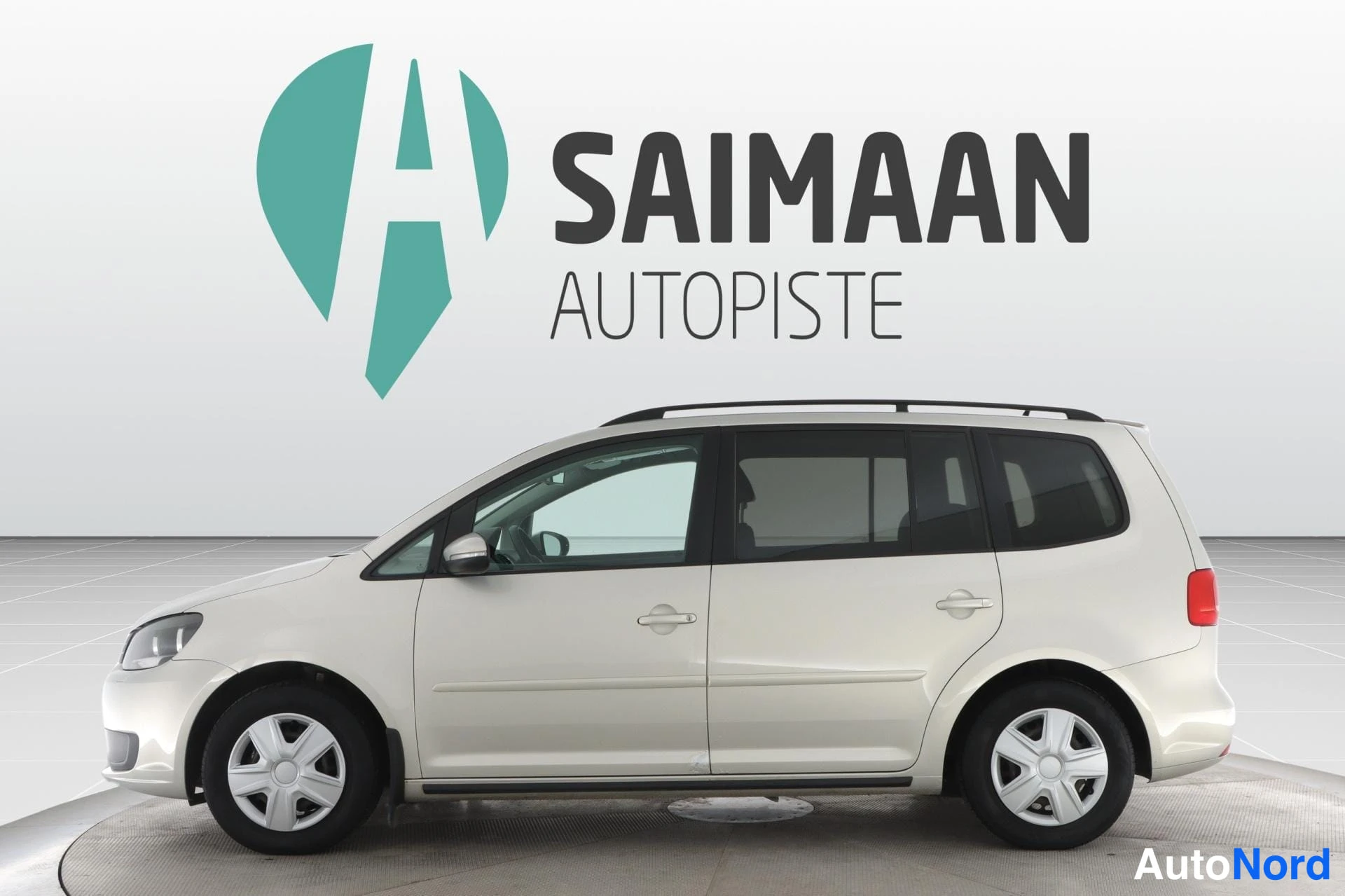 Hopea Volkswagen Touran 2011, sivulta, kuva 5