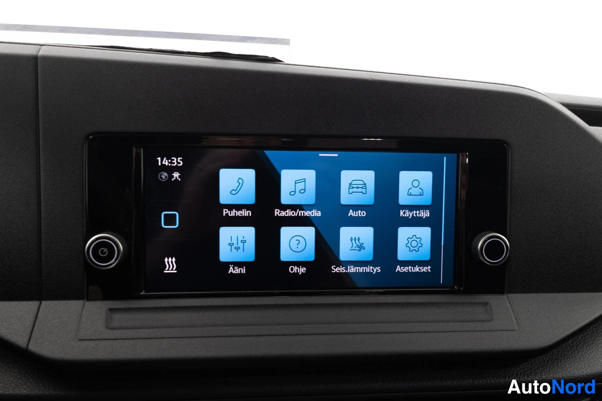 Orange Volkswagen Caddy Maxi 2023, detalj, bild 16