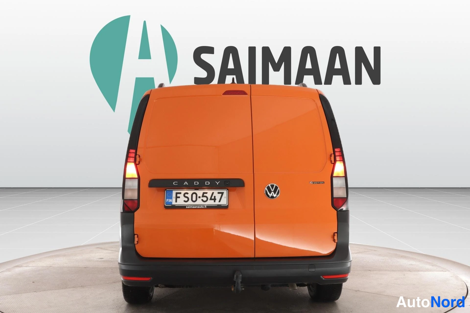 Orange Volkswagen Caddy Maxi 2023, bakifrån, bild 8