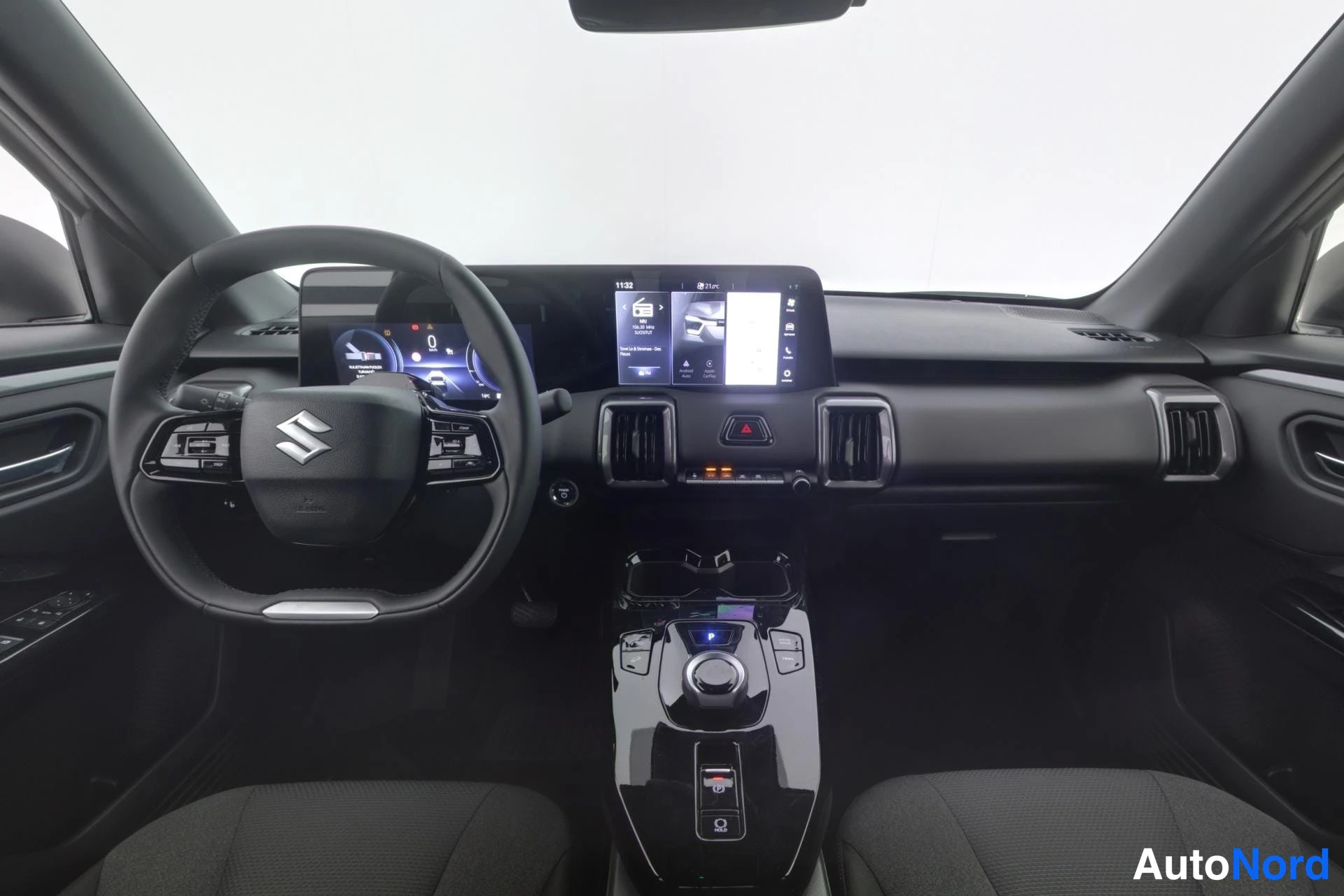 Valkoinen Suzuki Vitara 2026, ohjaamo, kuva 9
