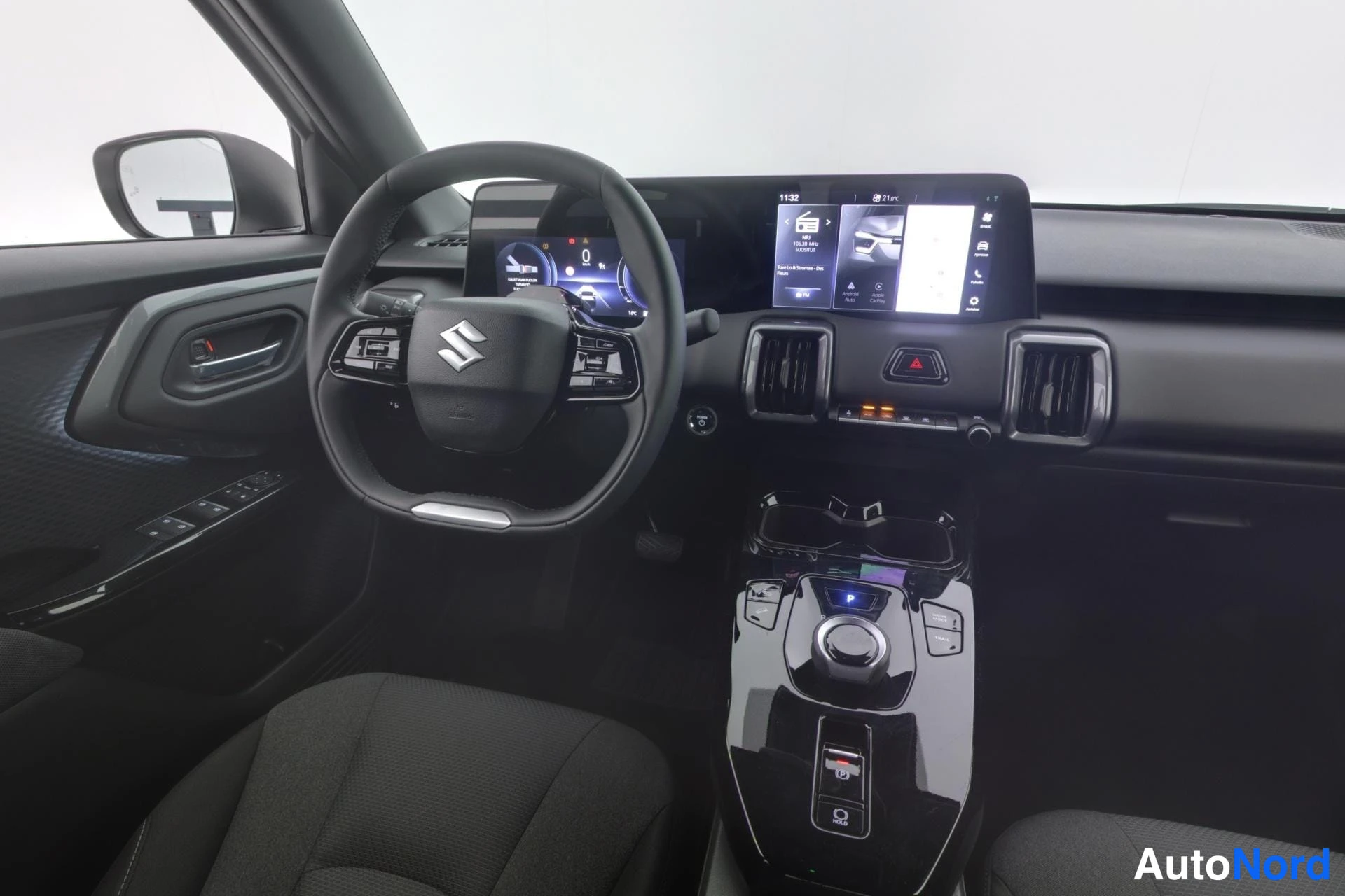 Valkoinen Suzuki Vitara 2026, ohjaamo, kuva 10