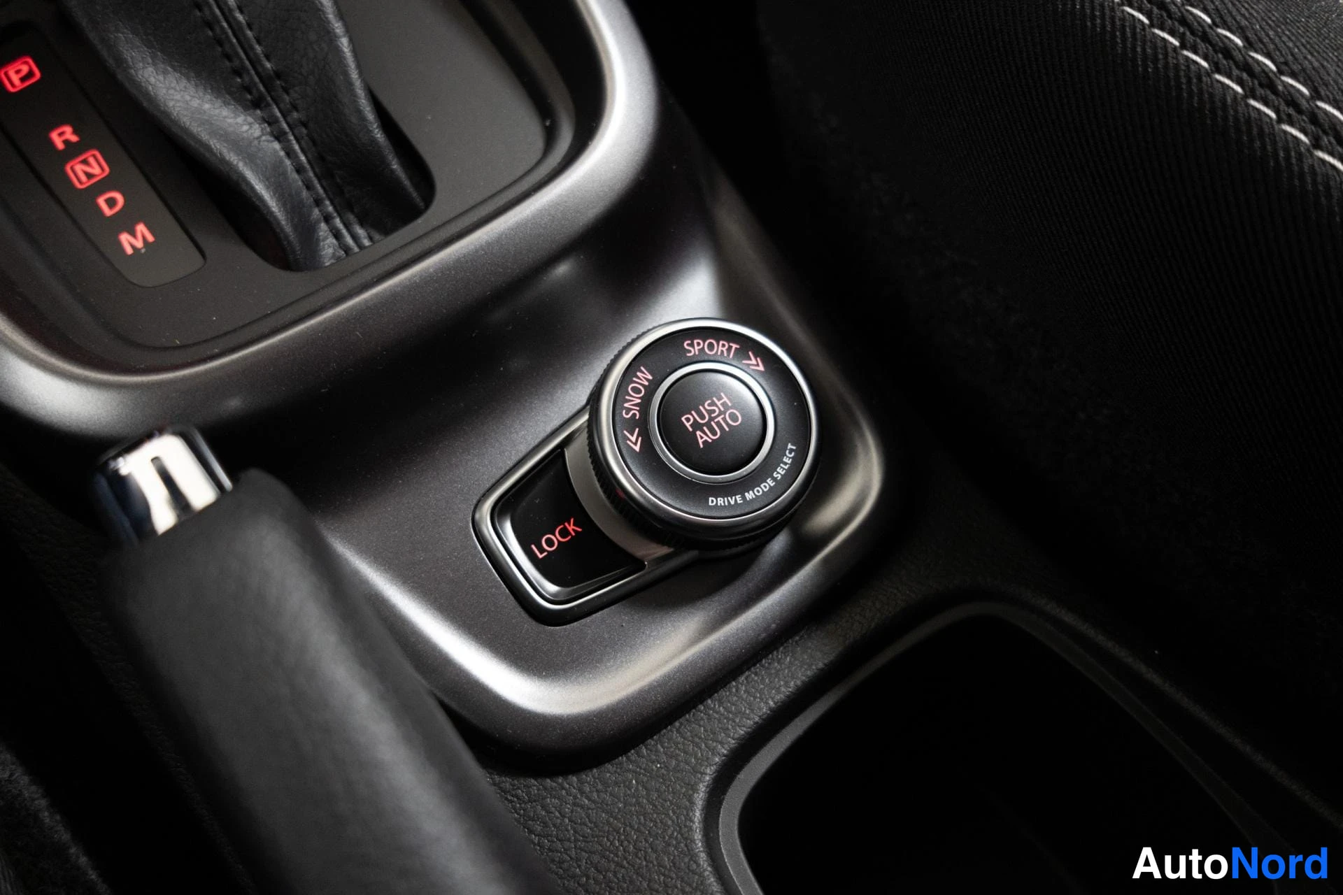 Keltainen Suzuki Vitara 2026, yksityiskohta, kuva 17