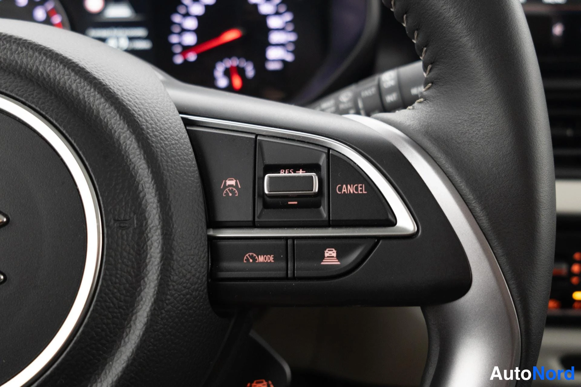 Sininen Suzuki Swift 2025, yksityiskohta, kuva 15