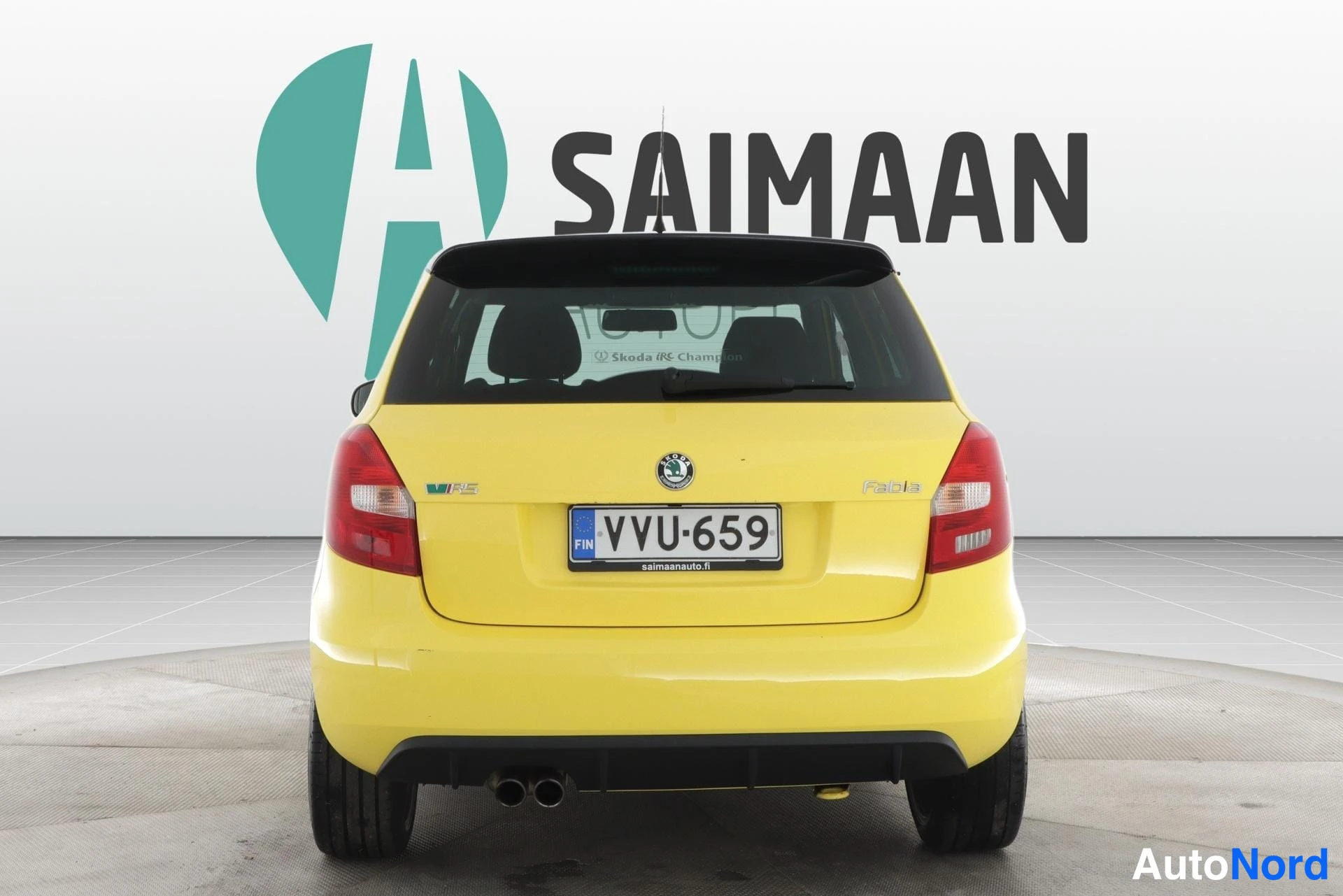 Keltainen Skoda Fabia 2011, takaa, kuva 8