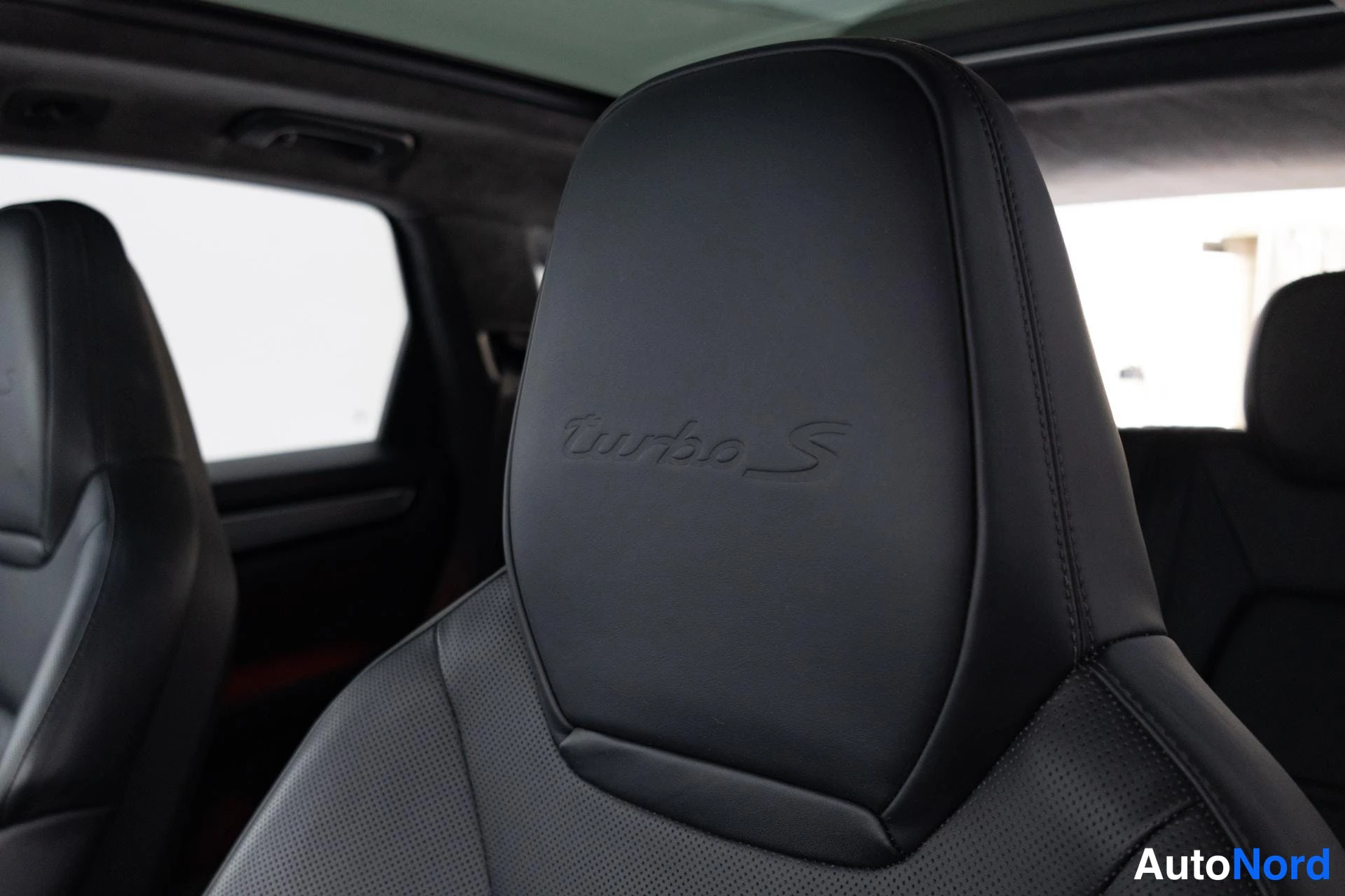 Harmaa Porsche Cayenne 2020, yksityiskohta, kuva 18