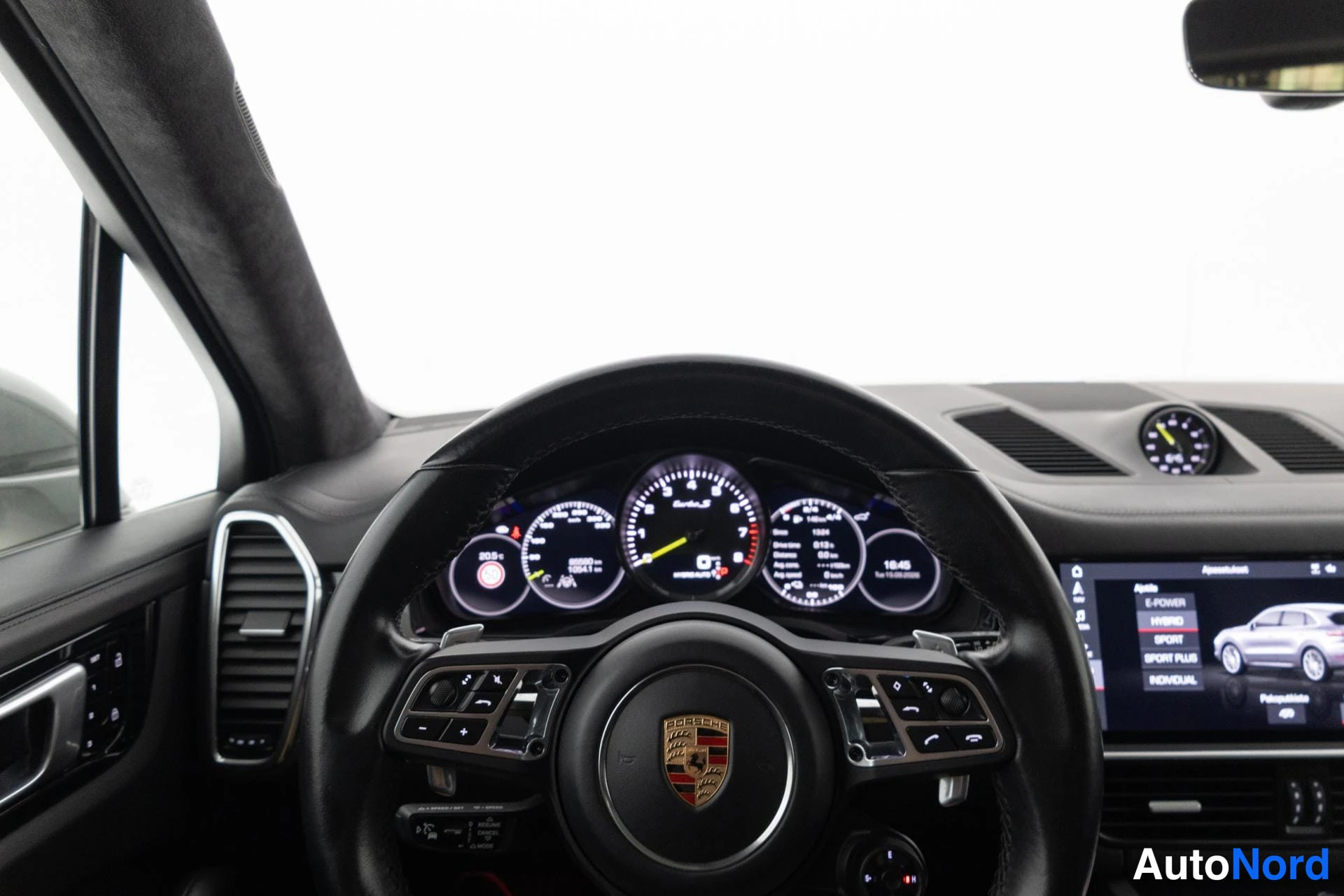 Harmaa Porsche Cayenne 2020, yksityiskohta, kuva 19