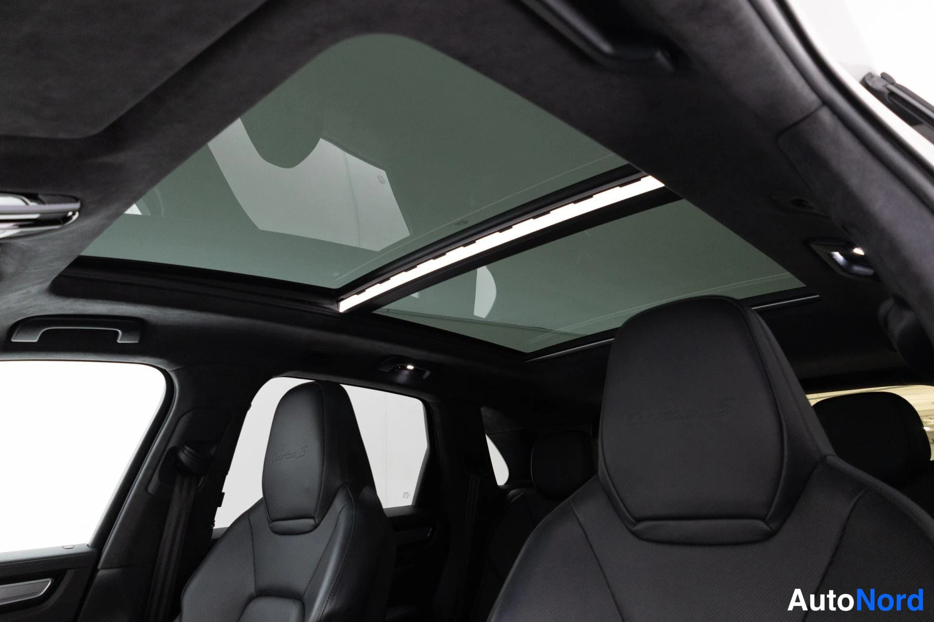 Harmaa Porsche Cayenne 2020, yksityiskohta, kuva 20
