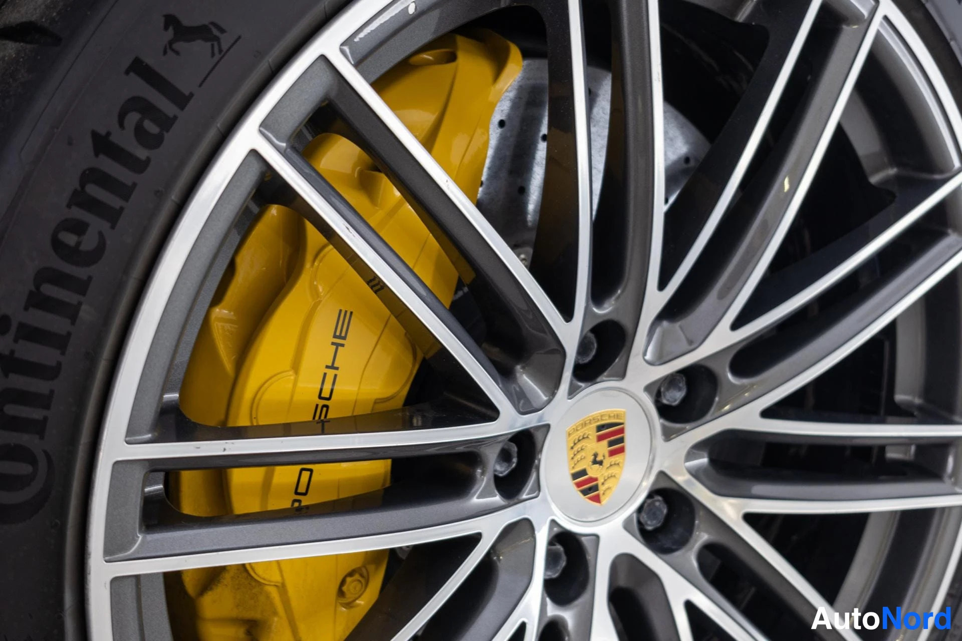 Harmaa Porsche Cayenne 2020, yksityiskohta, kuva 22