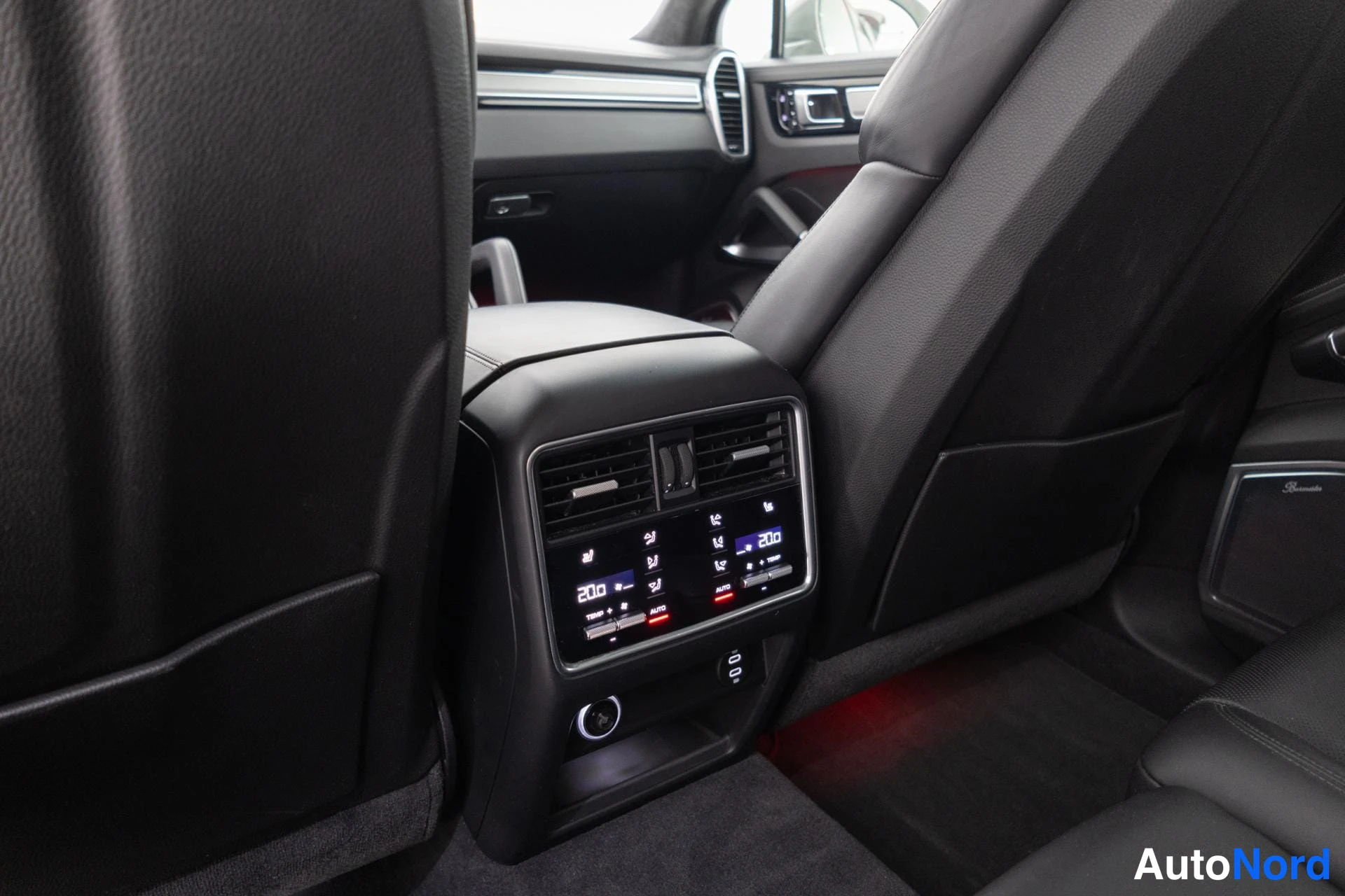 Harmaa Porsche Cayenne 2020, yksityiskohta, kuva 25