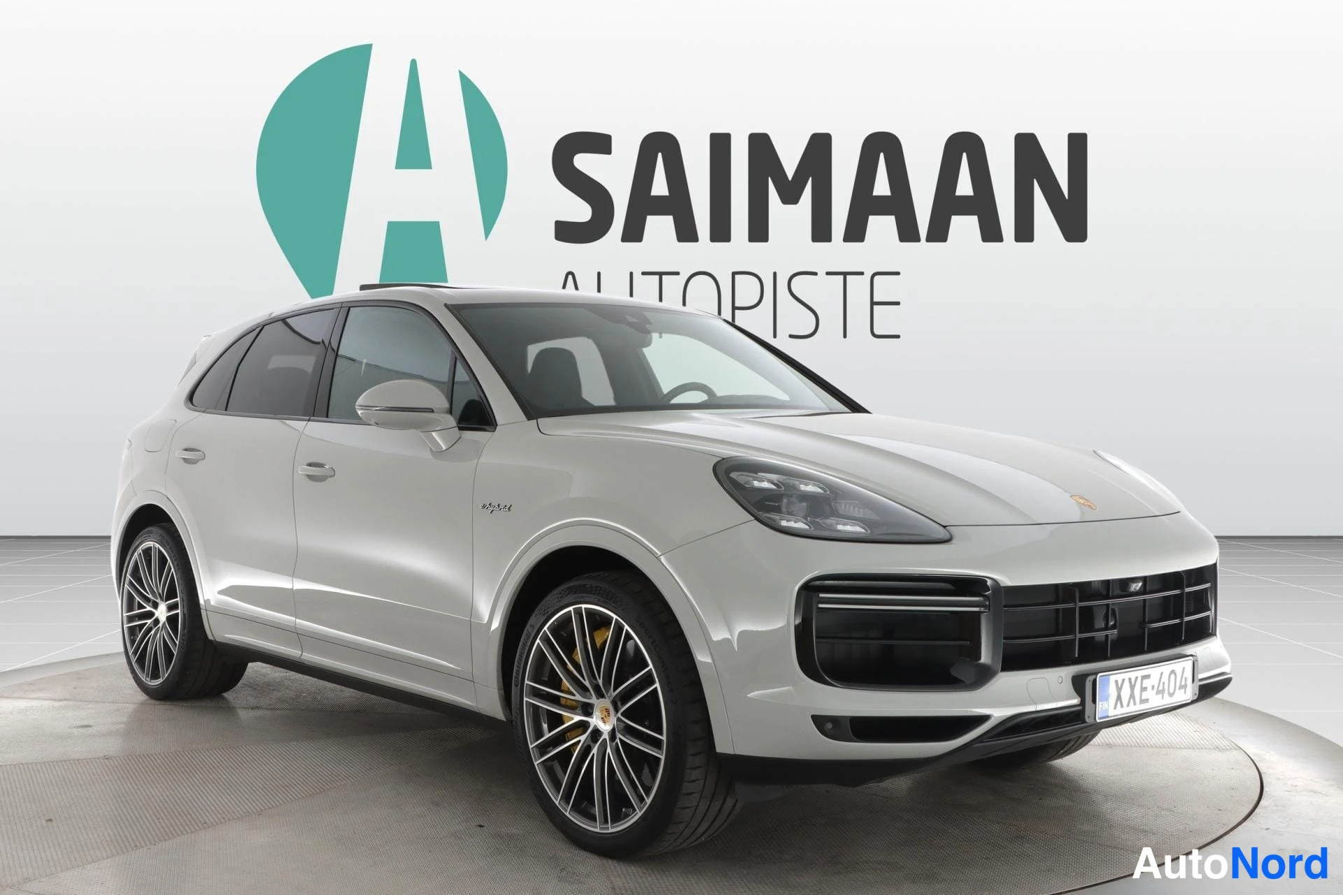 Harmaa Porsche Cayenne 2020, etuviisto, keula oikealle, kuva 3
