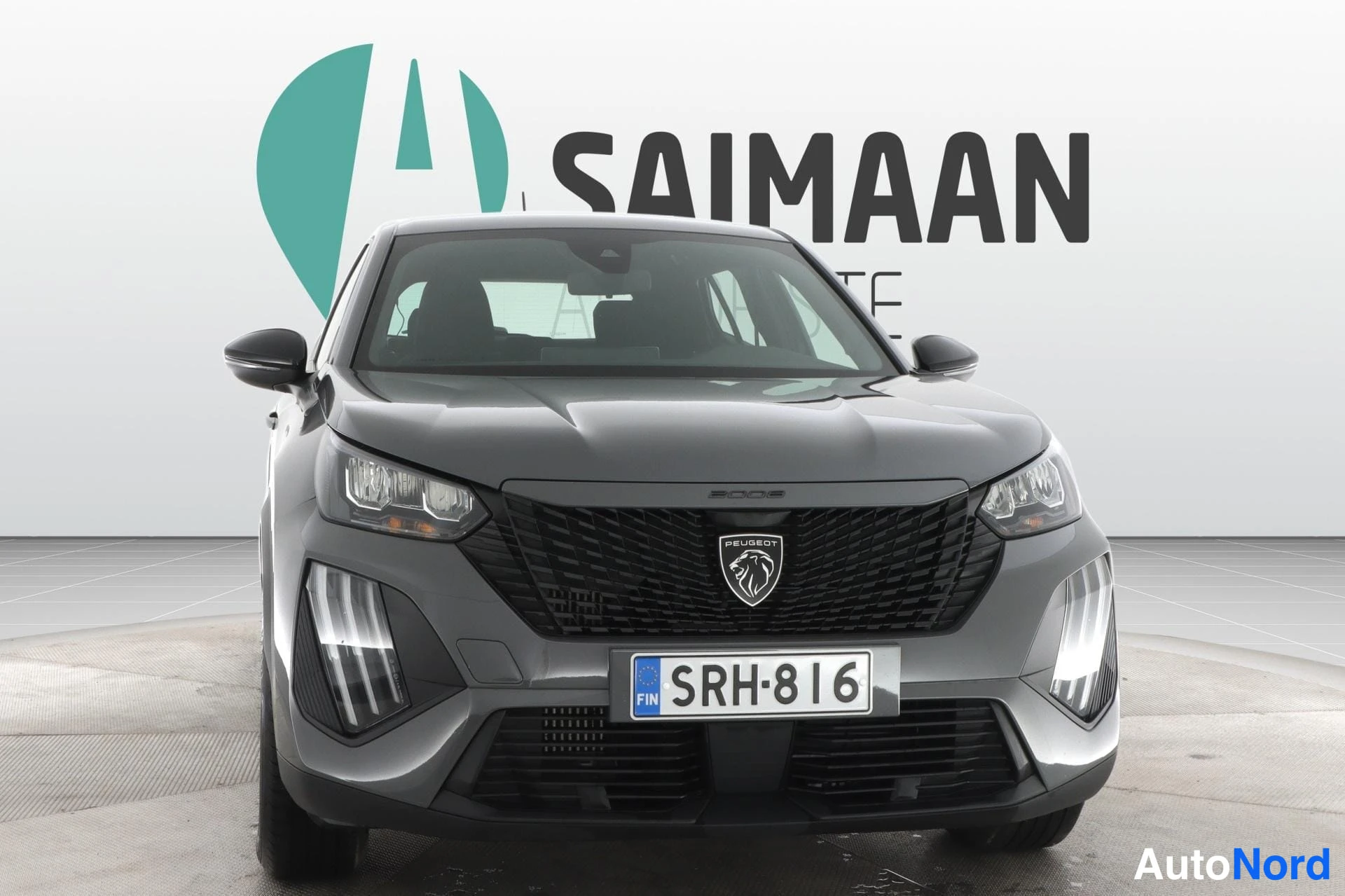 Harmaa Peugeot 2008 2024, edestä, kuva 4