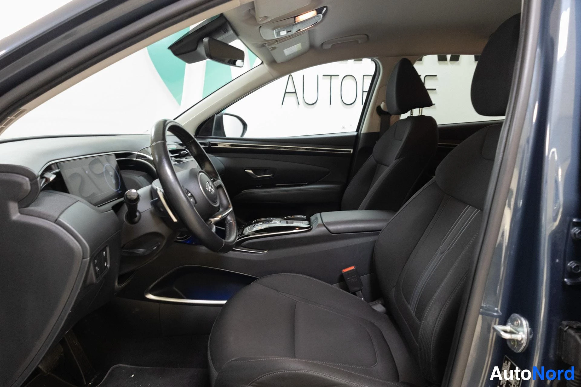 Sininen Hyundai Tucson 2021, ohjaamo, kuva 10