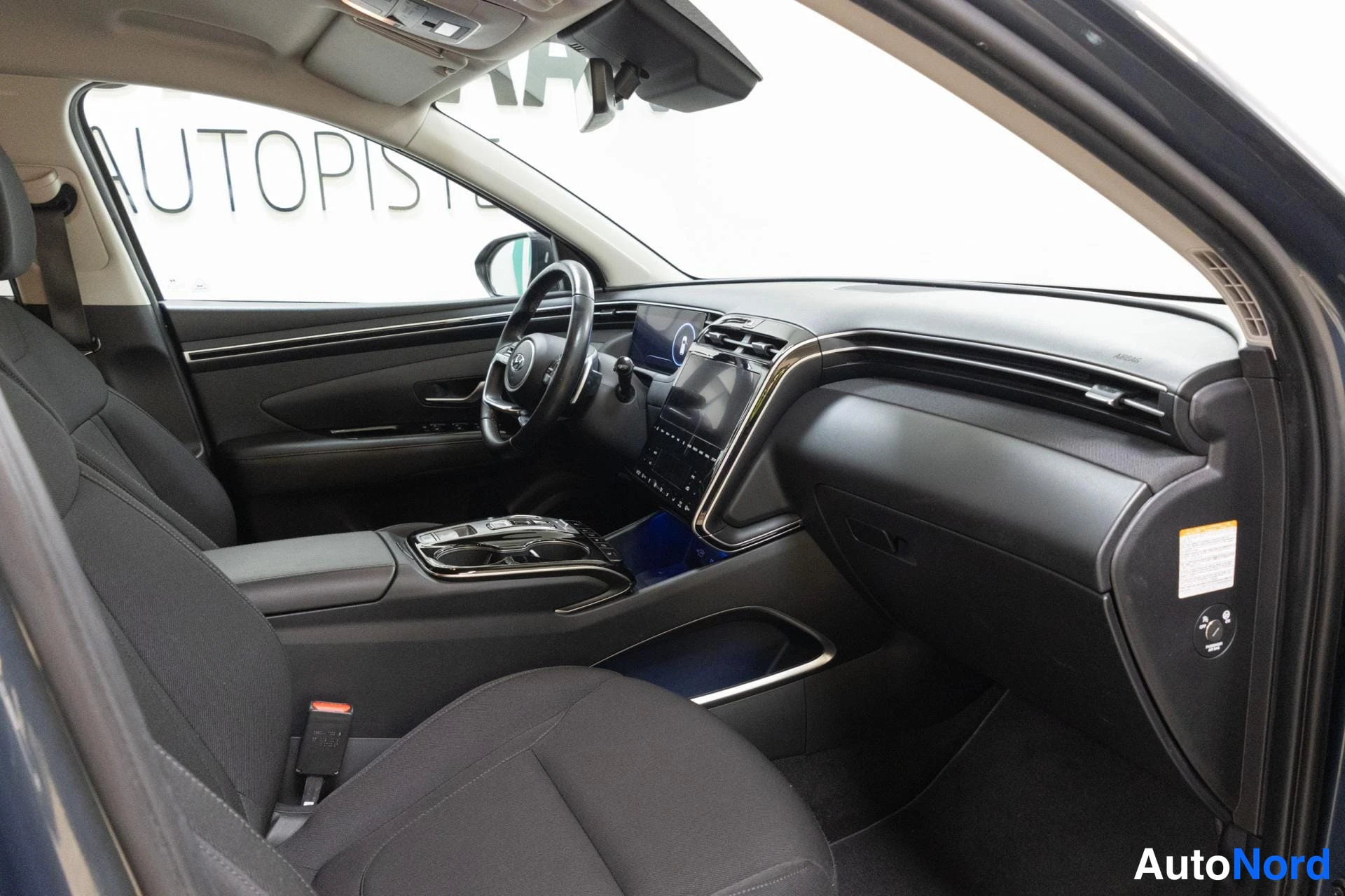 Sininen Hyundai Tucson 2021, ohjaamo, kuva 9