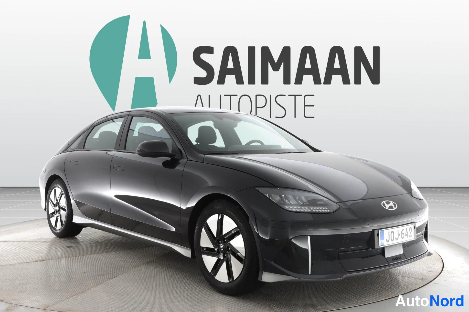 Musta Hyundai Ioniq 6 2024, etuviisto, keula oikealle, kuva 3